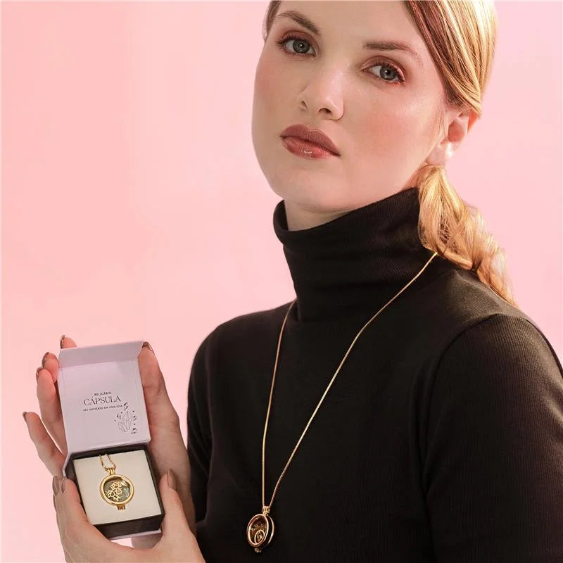 Colar Relicário Locket folheado a ouro