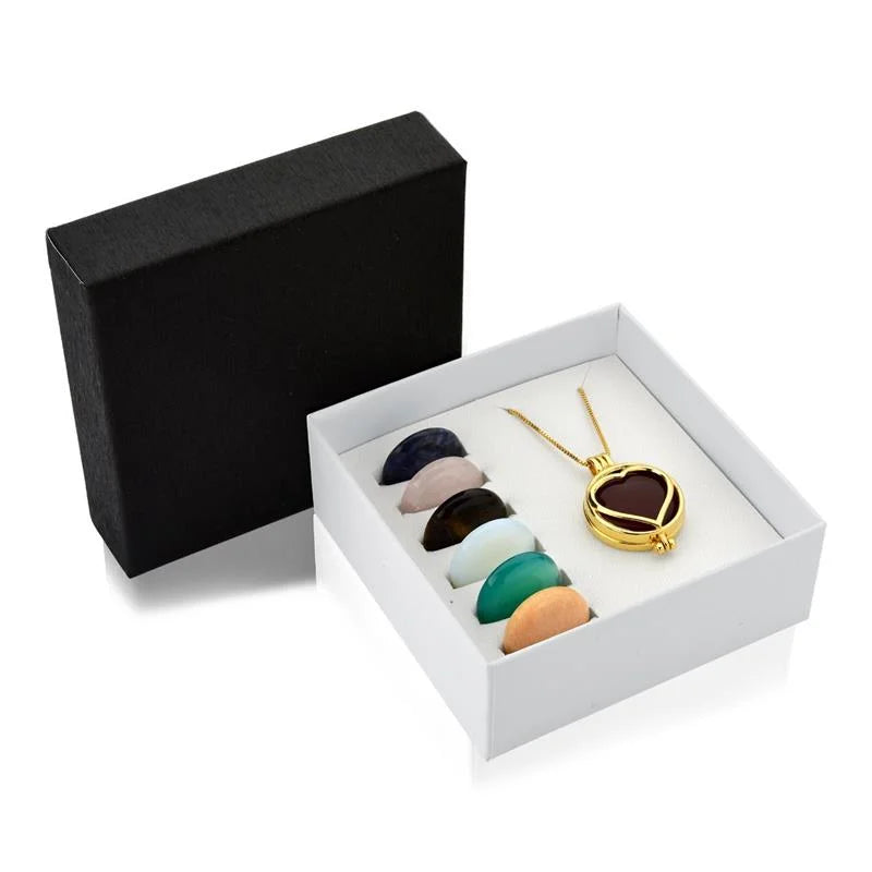 Colar Relicário Locket folheado a ouro