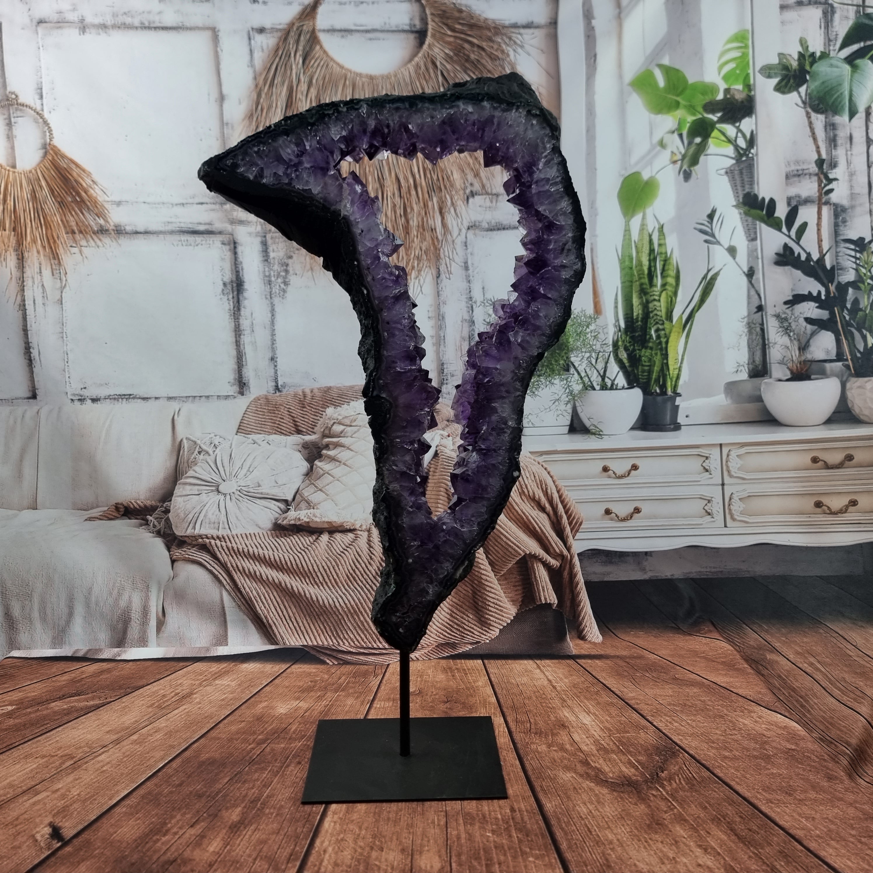 Argola de Ametista com Cristais Roxos | Base de ferro Preta | Peso 4,38 kgs, Altura 52 cm | Energia, Beleza e Sofisticação