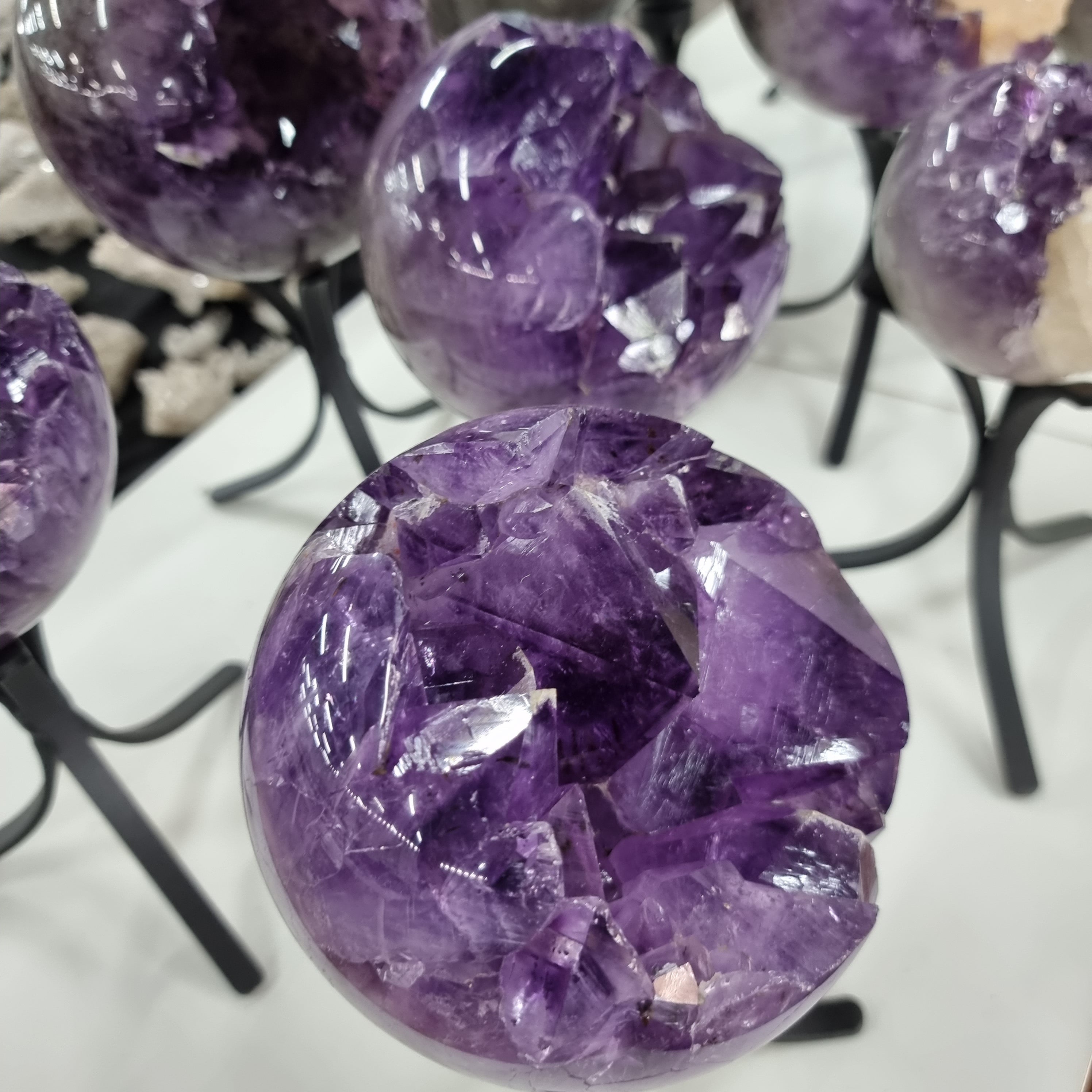 Esfera de Ametista Base de Ferro | Altura de 18 cm, 1 Peça, 1,520 kg | Energia, Beleza e Sofisticação