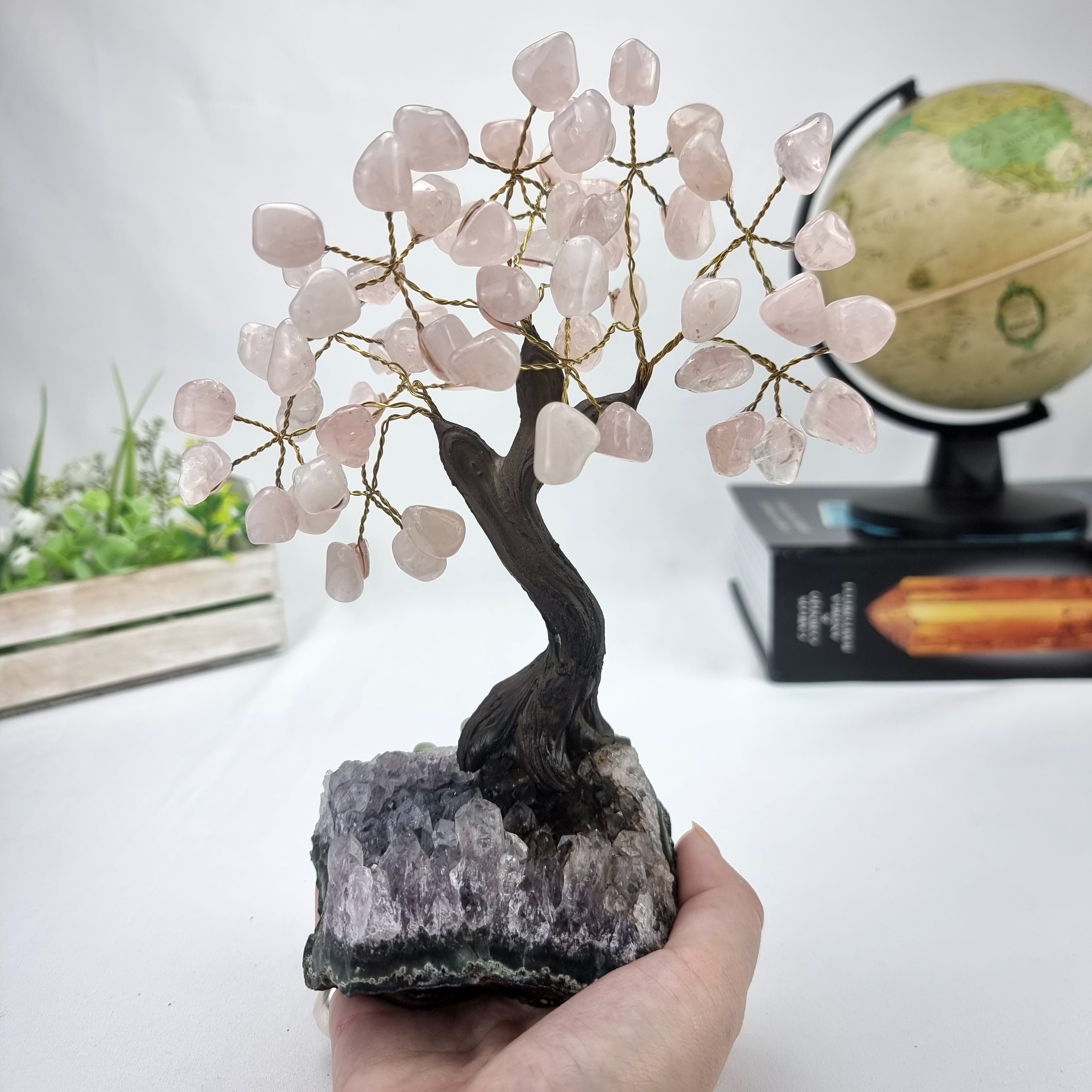 Árvore de QUARTZO ROSA Natural | 60 Pedras, 12 galhos | Base de Ametista com 15 cm altura - Peça Artesanal BR Crystals