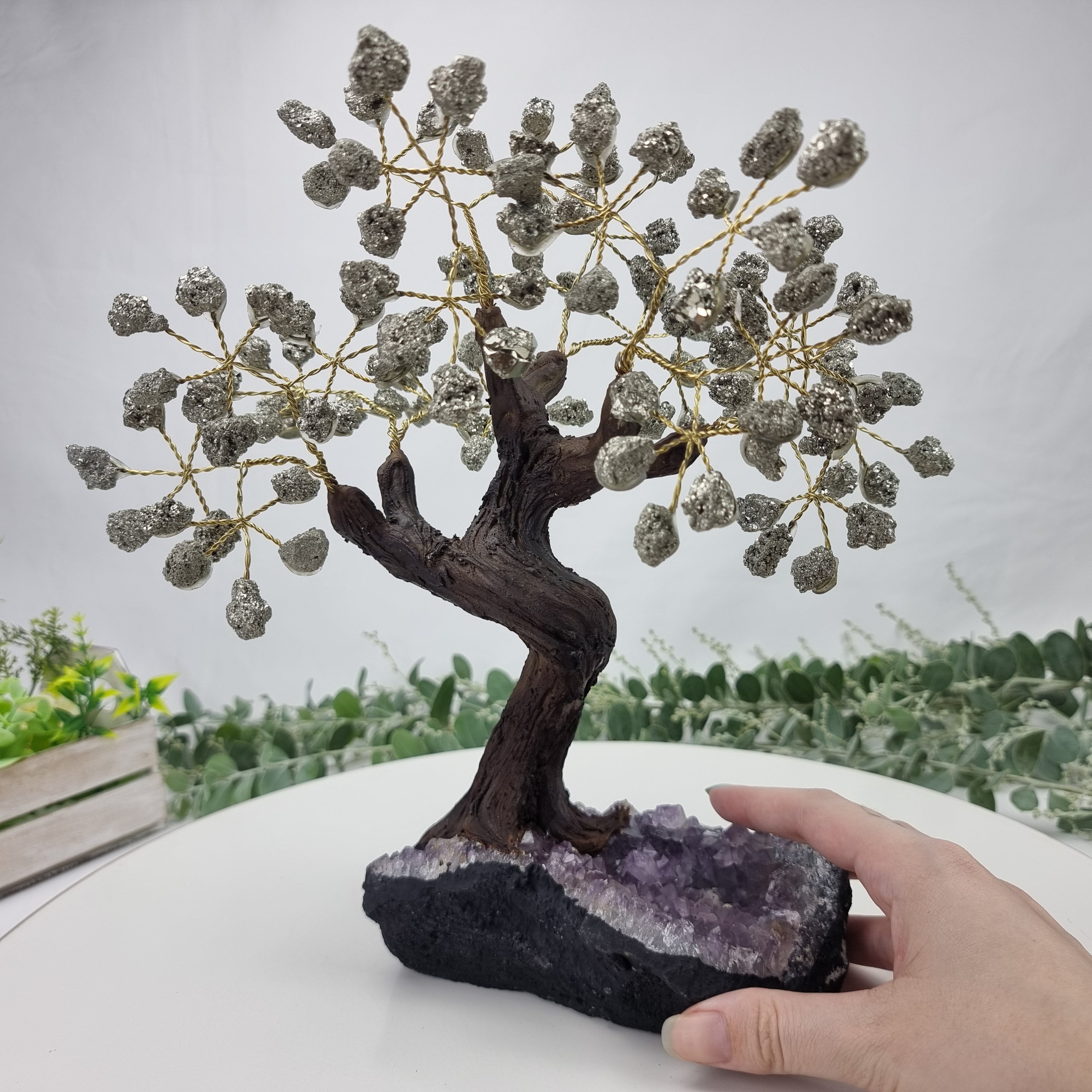 Árvore de PIRITA Natural | 120 Pedras, 24 galhos | Base de Ametista com 20 cm altura - Peça Artesanal BR Crystals