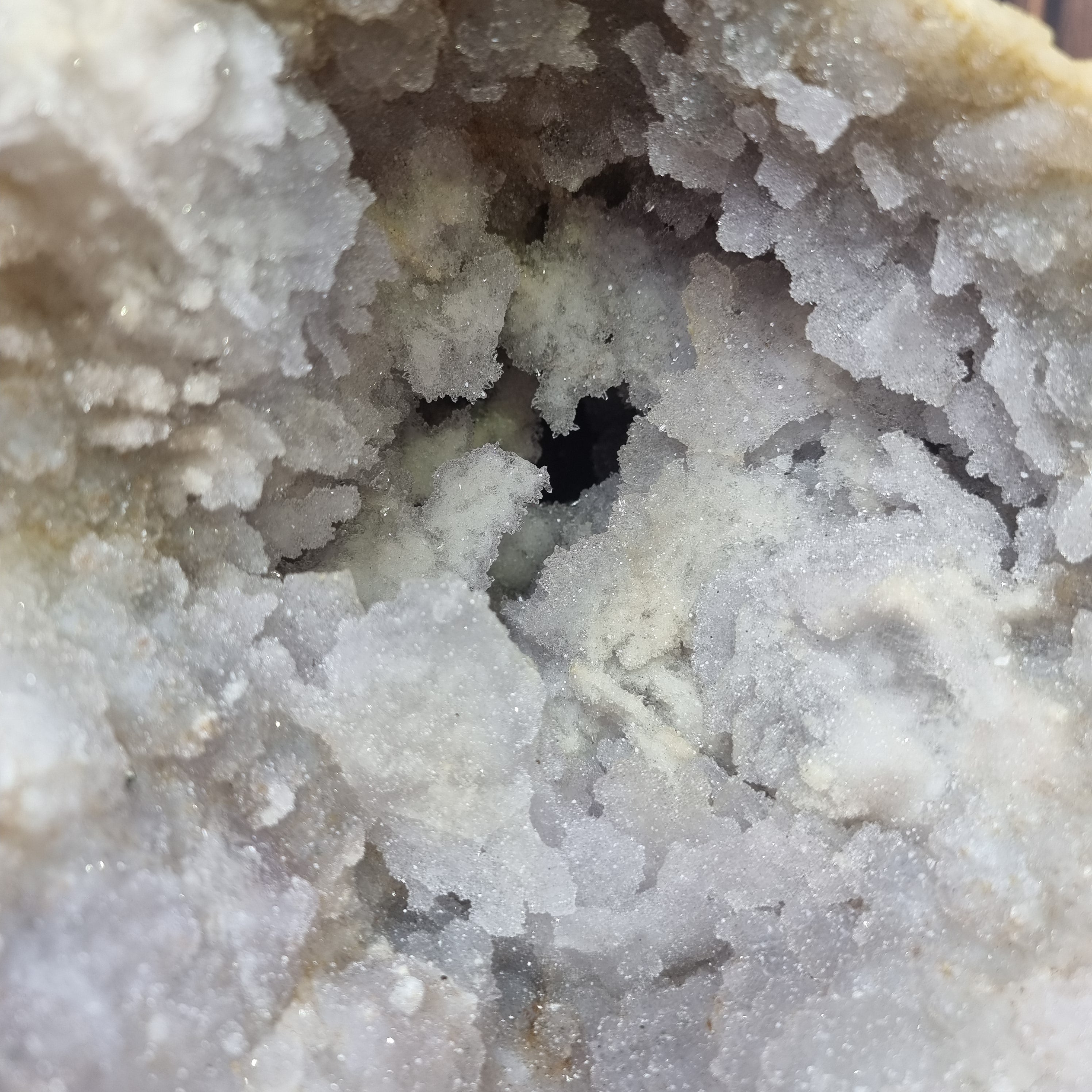 CRISTAL EXÓTICO Super Especial | Base de Ferro Preta | Peso 4,46 Kgs, Altura de 27 cm | Peça Artesanal BR Crystals