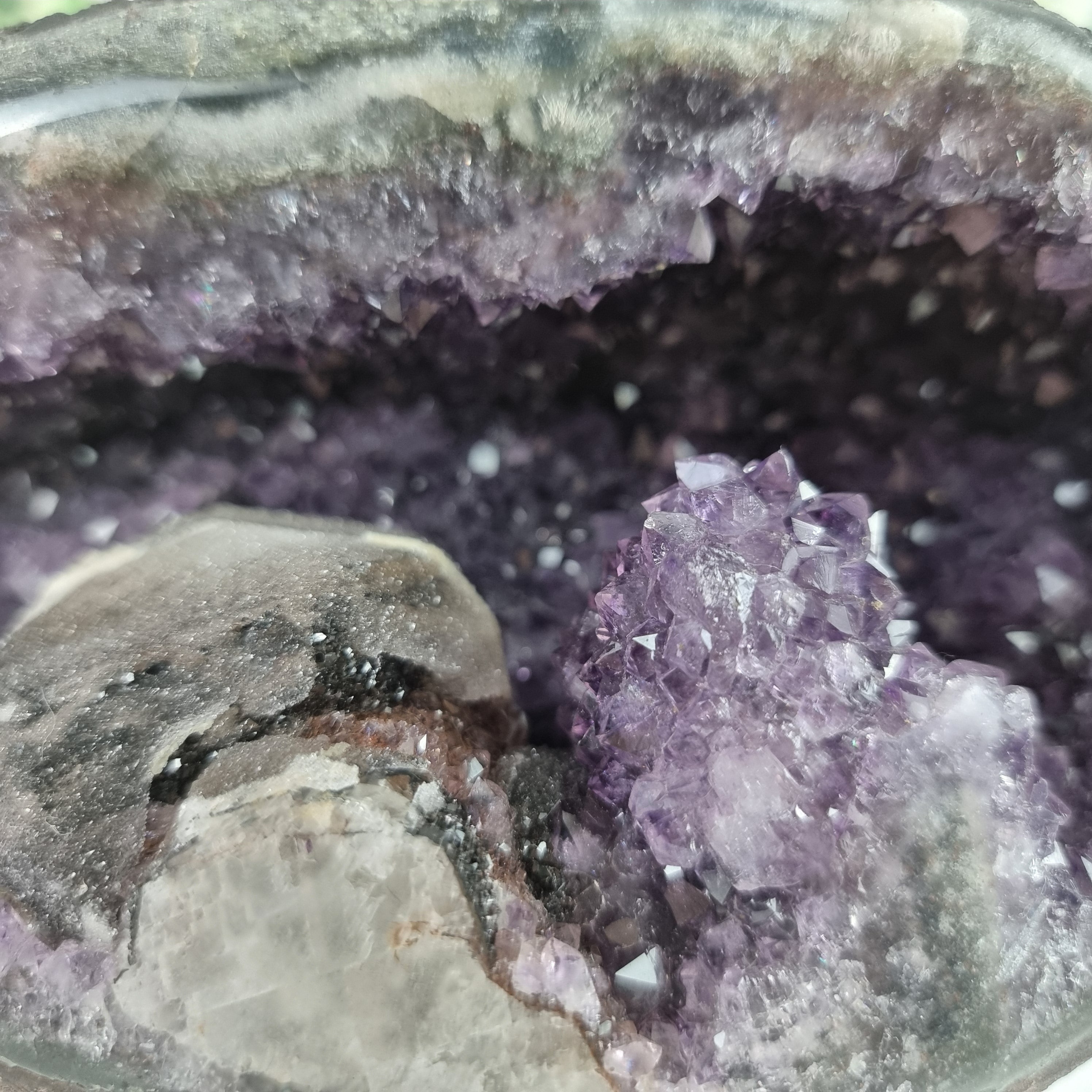 Ametista Especial Forma Drusa | Peso com 2,75 kgs ! Comprimento 20 cm | Energia, Beleza e Sofisticação