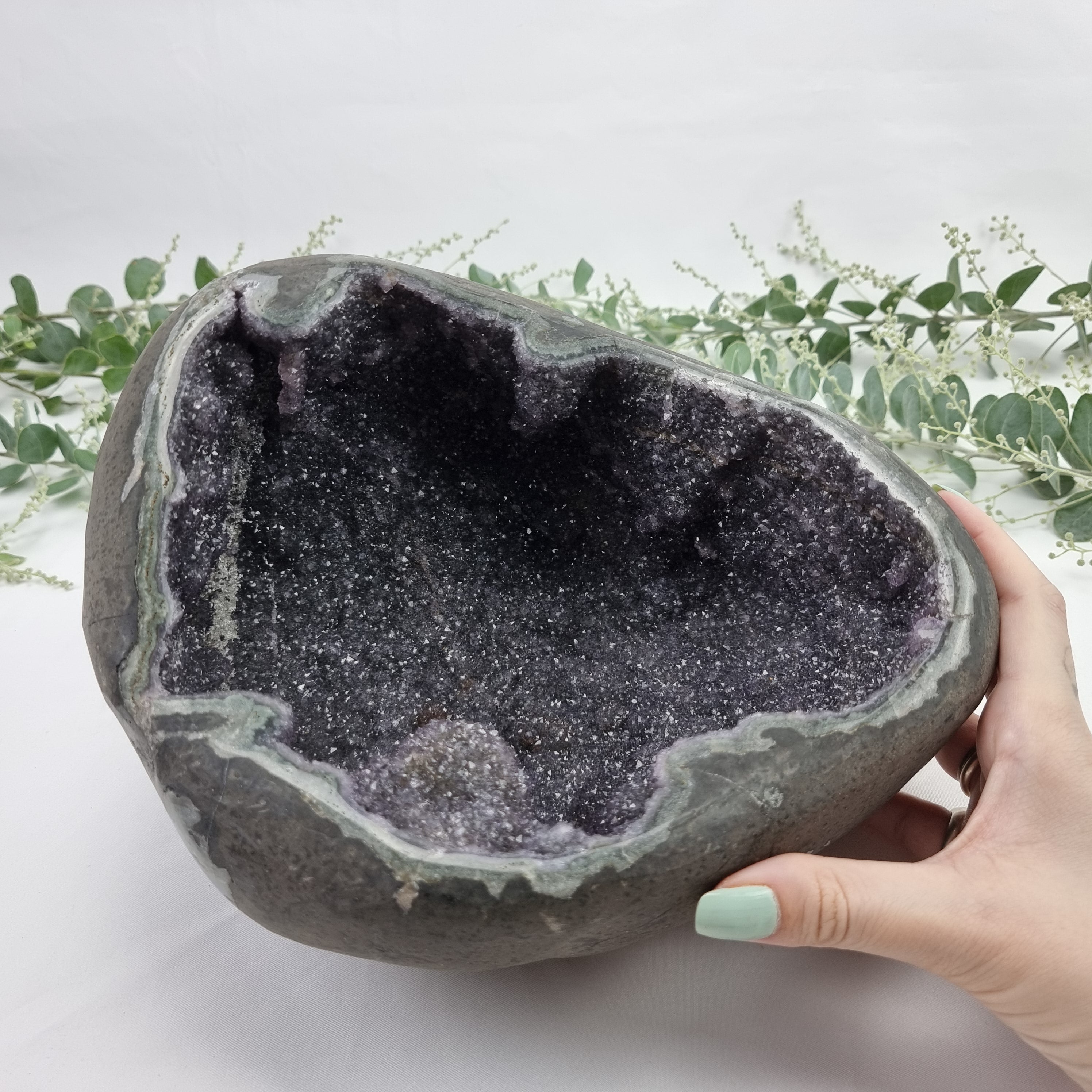 Ametista Especial Forma Drusa | Peso com 3,80 kgs | Comprimento 25 cm | Energia, Beleza e Sofisticação