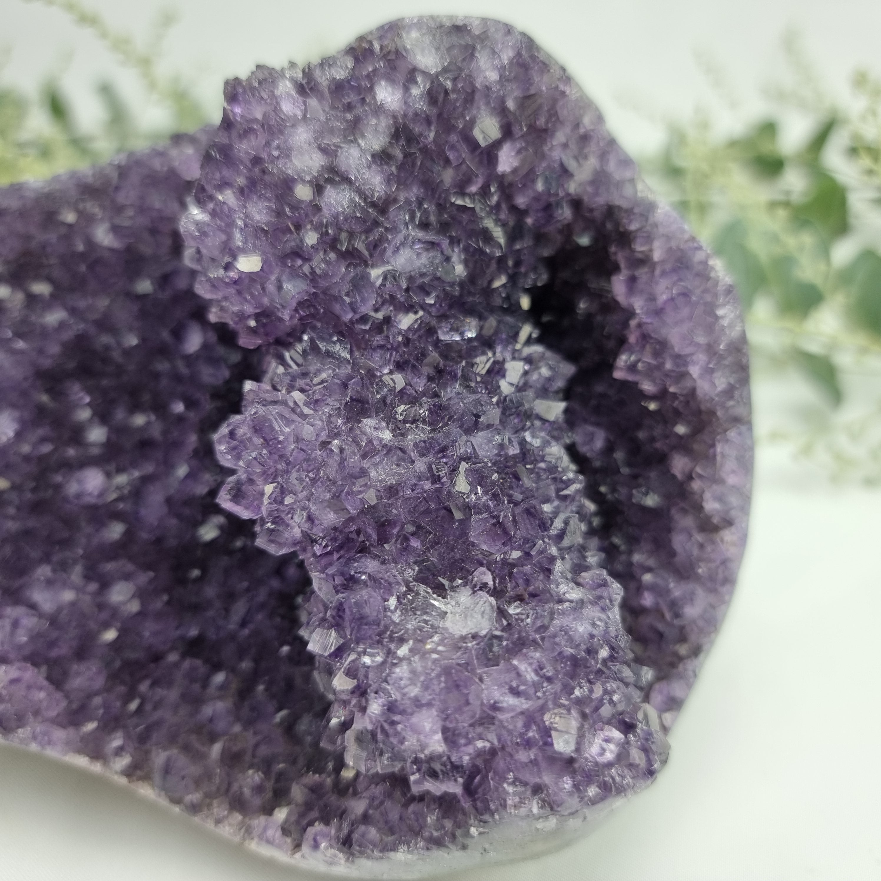 Ametista Especial Forma Drusa | Peso com 2,10 kgs ! Comprimento 20 cm | Energia, Beleza e Sofisticação