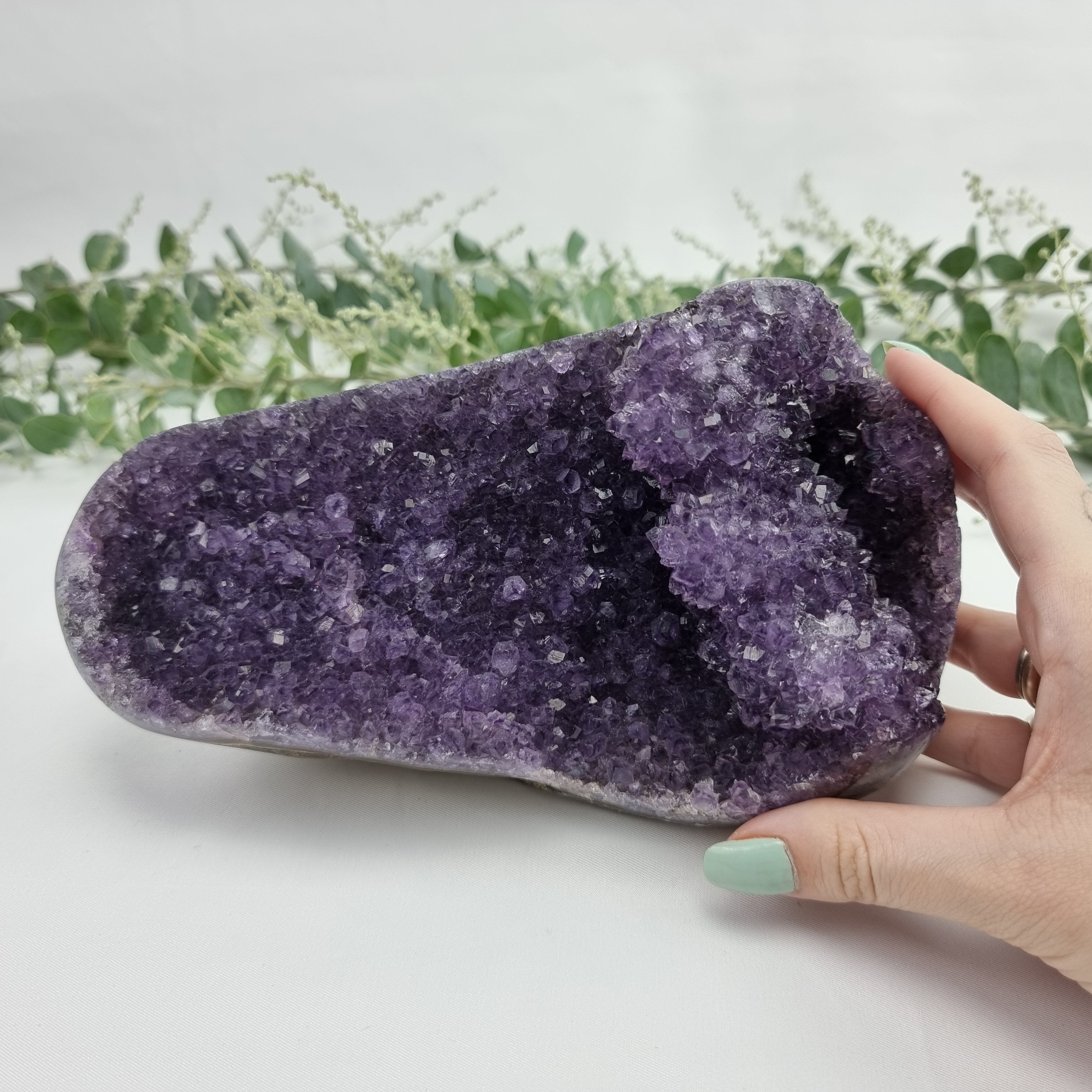 Ametista Especial Forma Drusa | Peso com 2,10 kgs ! Comprimento 20 cm | Energia, Beleza e Sofisticação