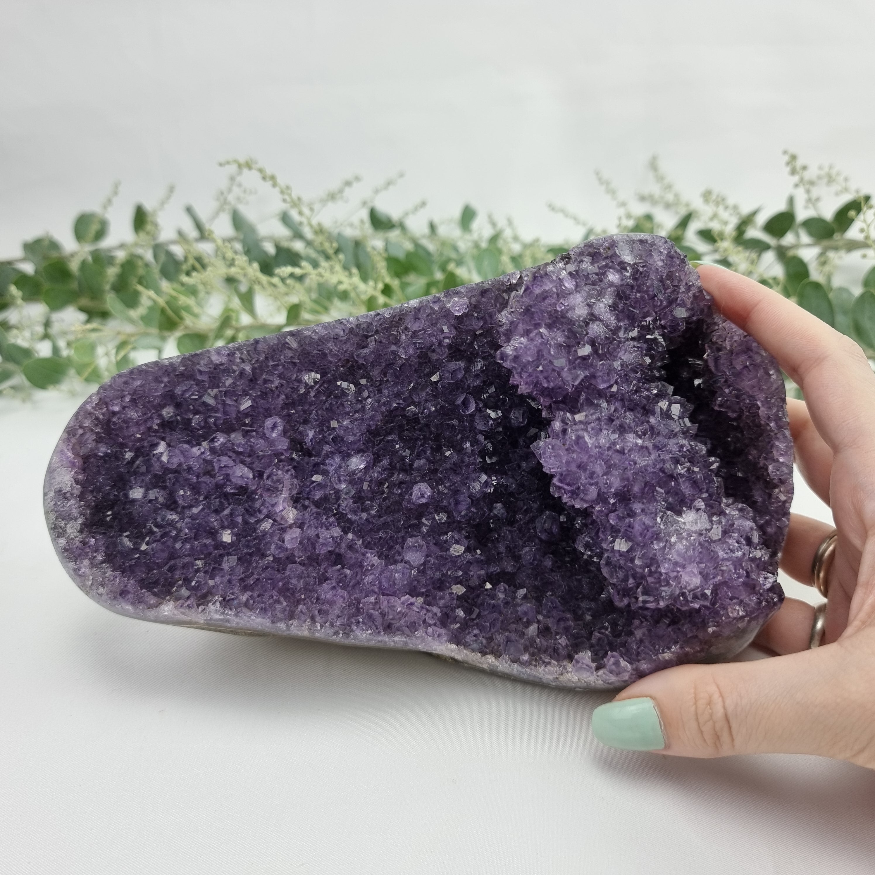 Ametista Especial Forma Drusa | Peso com 2,10 kgs ! Comprimento 20 cm | Energia, Beleza e Sofisticação