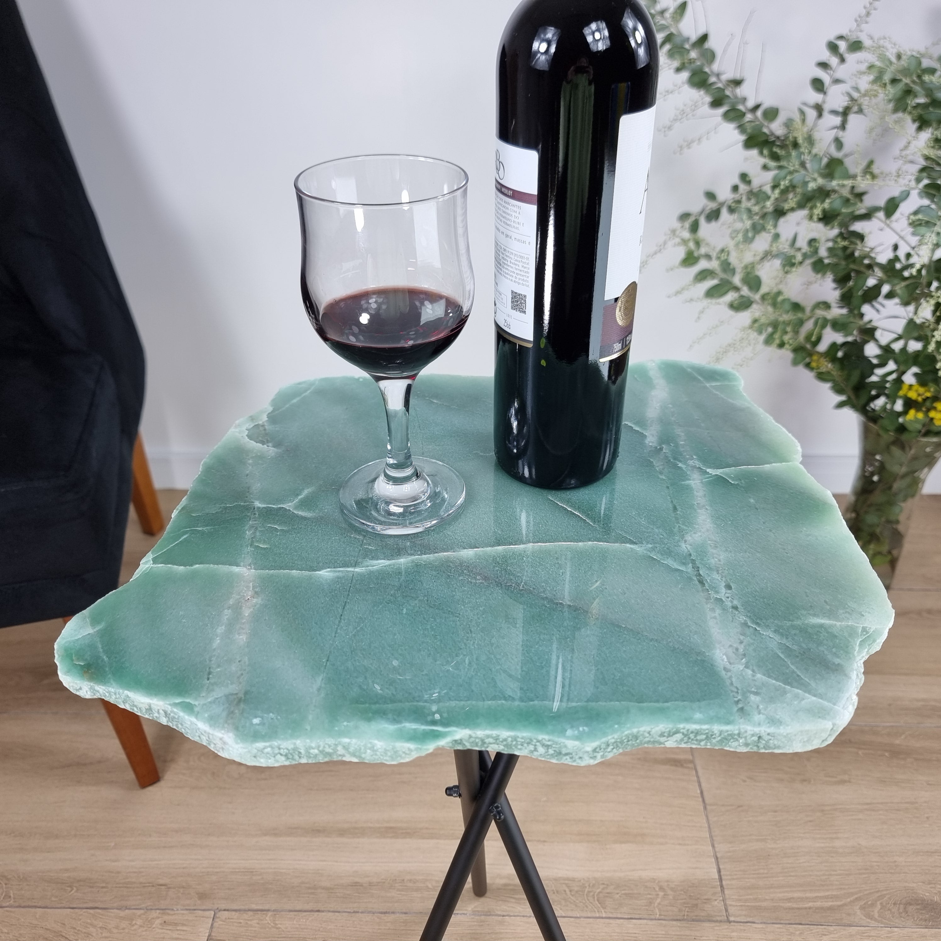 Mesa Lateral de QUARTZO VERDE Naturais | Base Tripé Preta | Altura de 60 cm - Peça Artesanal BR Crystals