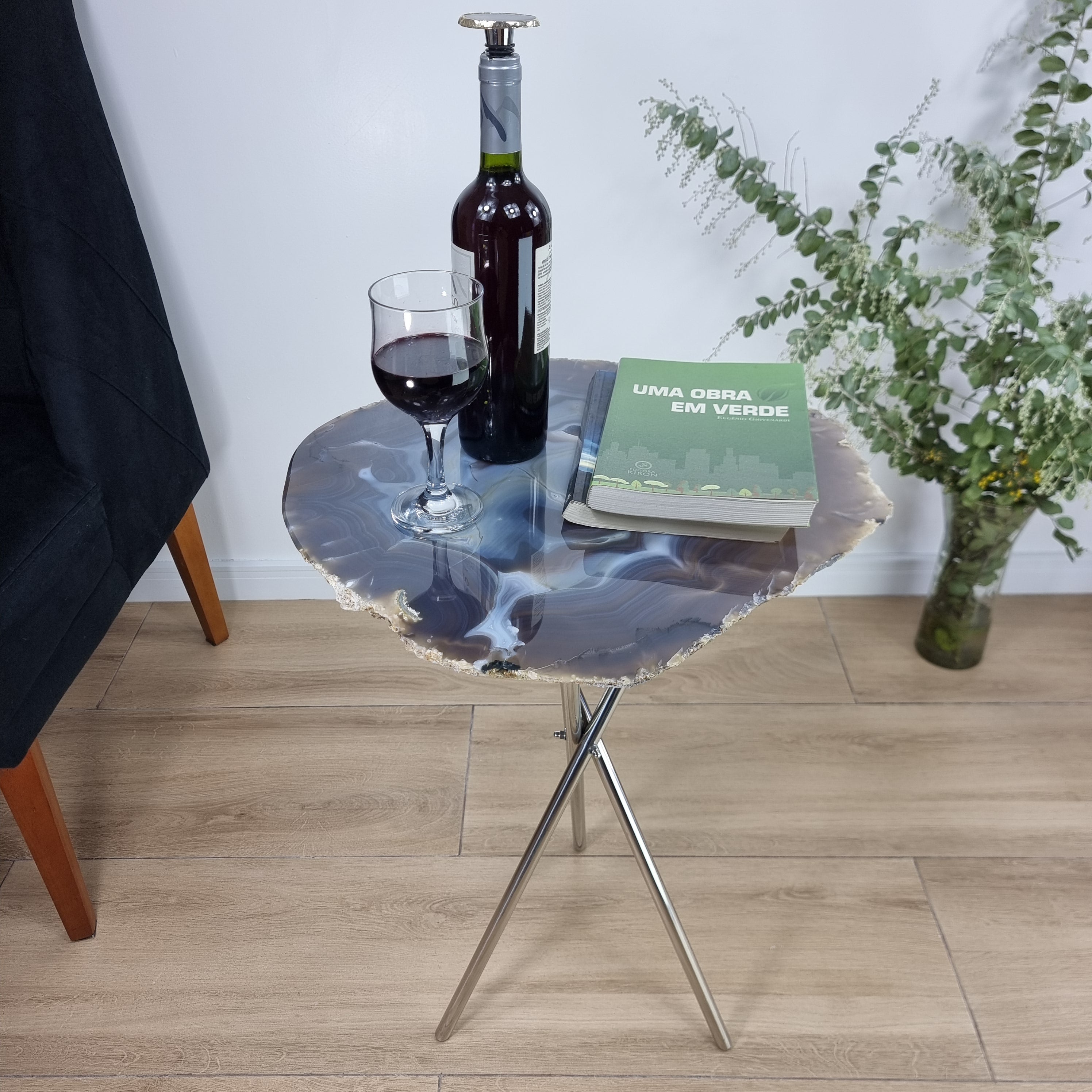 Mesa Lateral de Àgatas Preta Naturais | Base Tripé Prata | Altura de 60 cm - Peça Artesanal BR Crystals