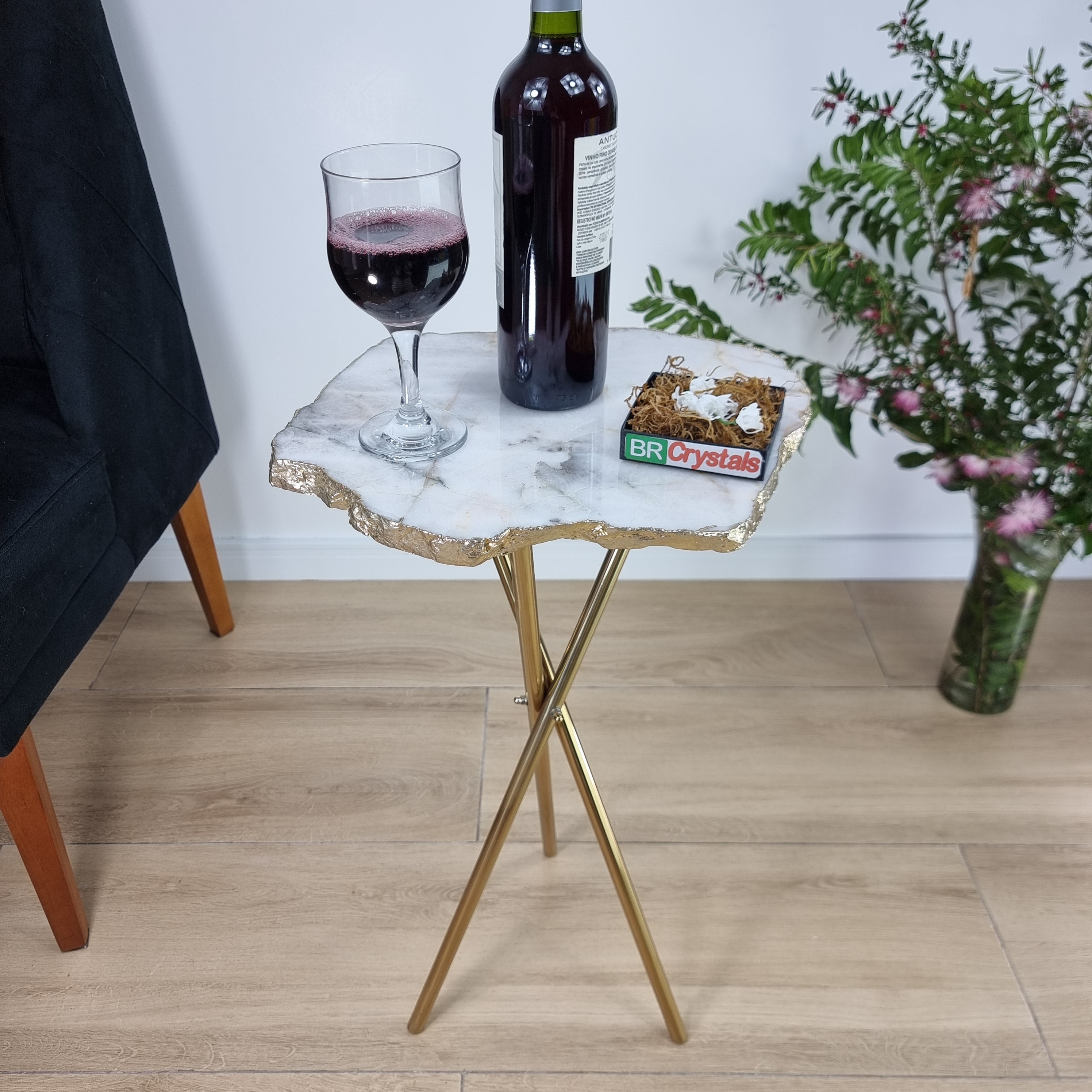 Mesa Lateral de QUARTZO BRANCO Naturais | Base Tripé Latão Ouro | Altura de 60 cm - Peça Artesanal BR Crystals