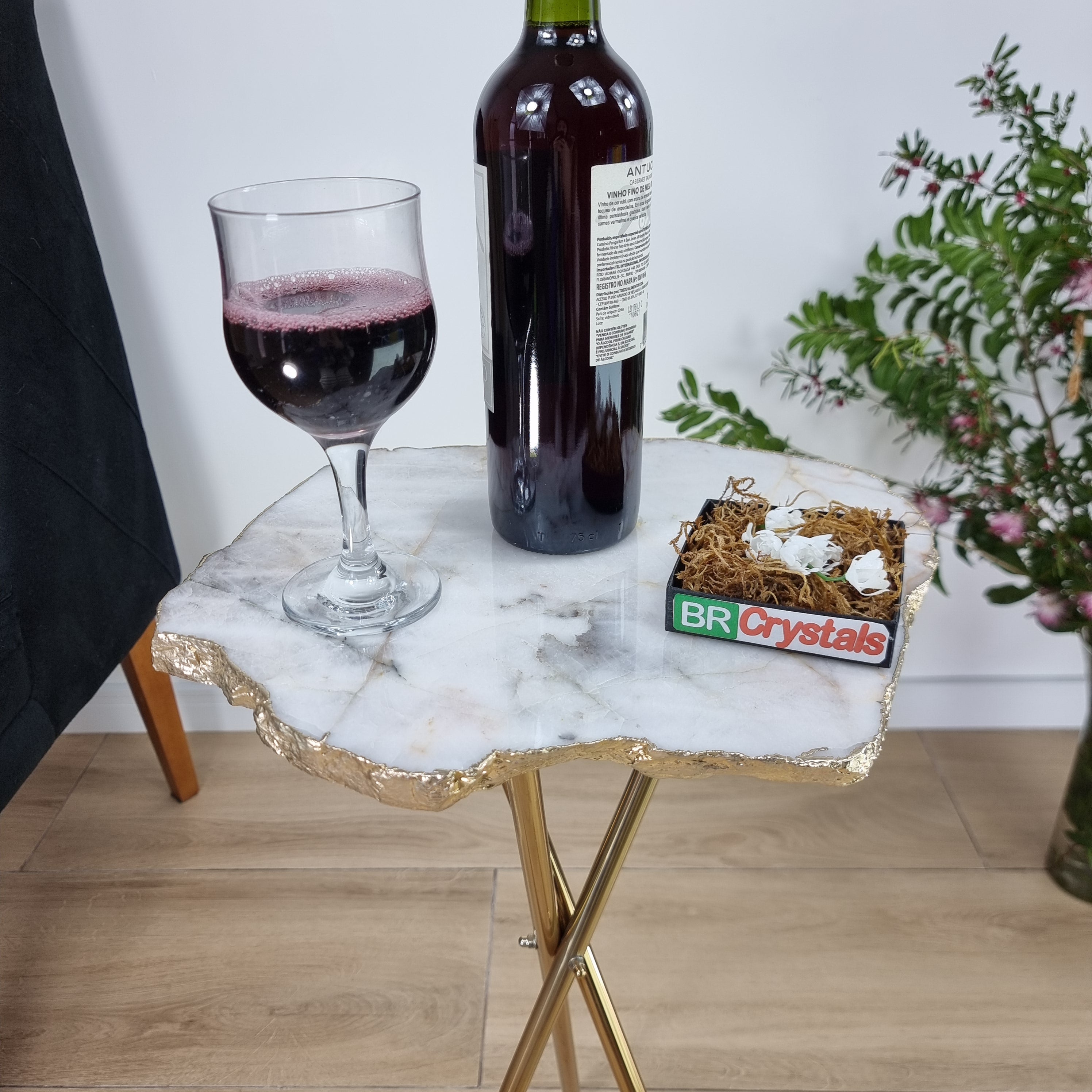 Mesa Lateral de QUARTZO BRANCO Naturais | Base Tripé Latão Ouro | Altura de 60 cm - Peça Artesanal BR Crystals