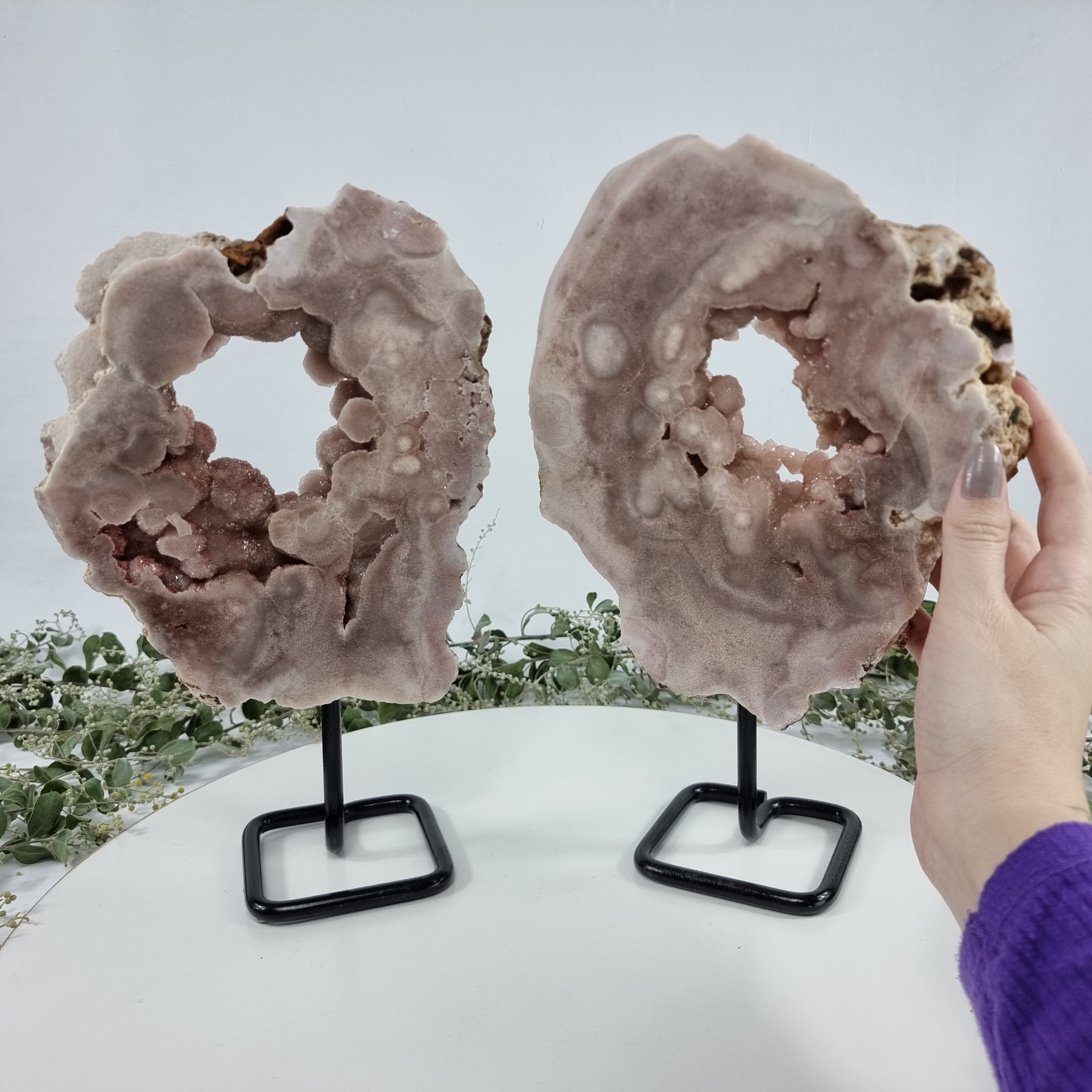 Drusa de Ametista Rosa Especial | Kit 2 Peças, Base de ferro Preta | Peso 3,10 kgs, Altura 28 cm | Energia, Beleza e Sofisticação