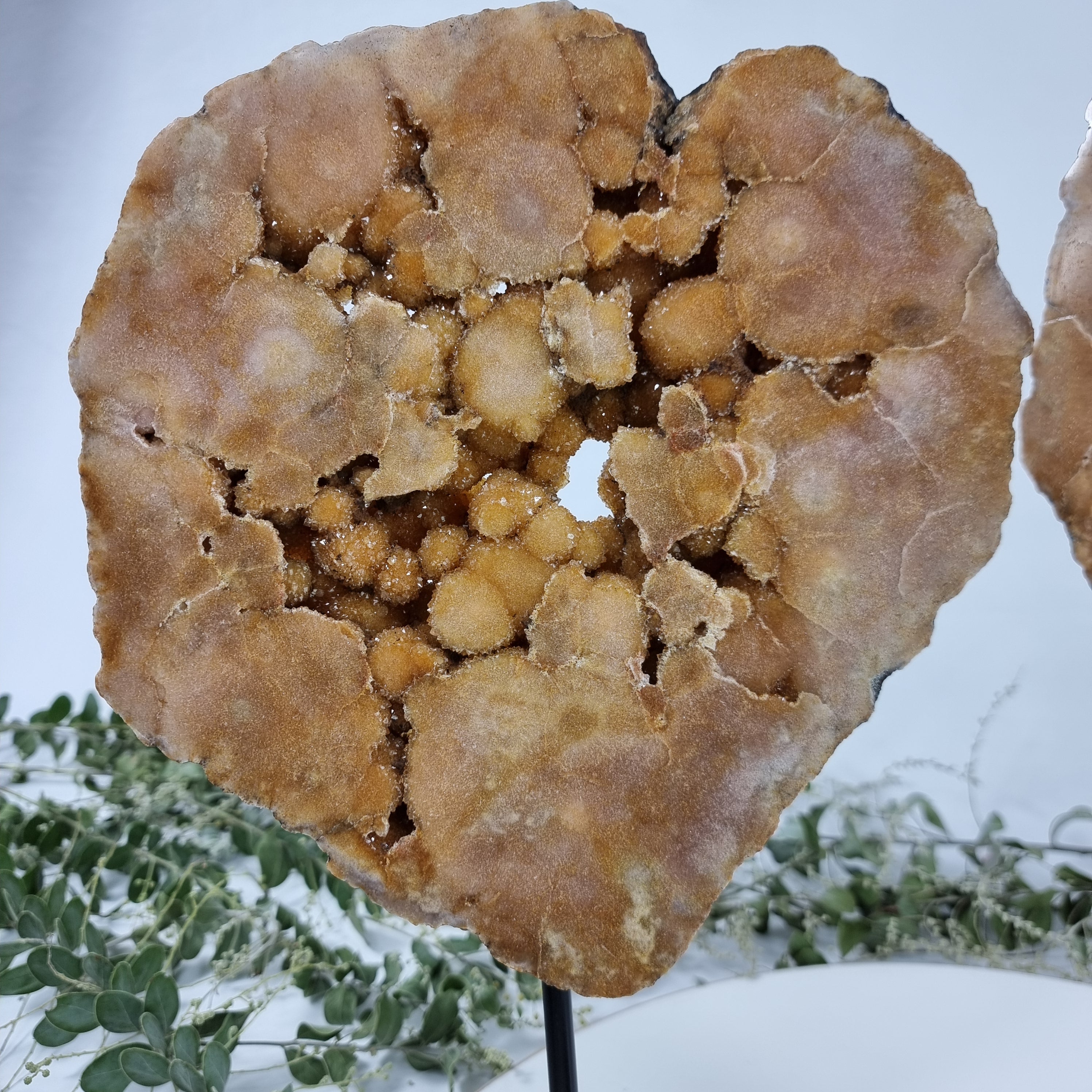 Drusa de Ametista Rosa Especial | Kit 2 Peças, Base de Ferro Preta | Peso 5,66 kgs, Altura 37 cm | Energia, Beleza e Sofisticação