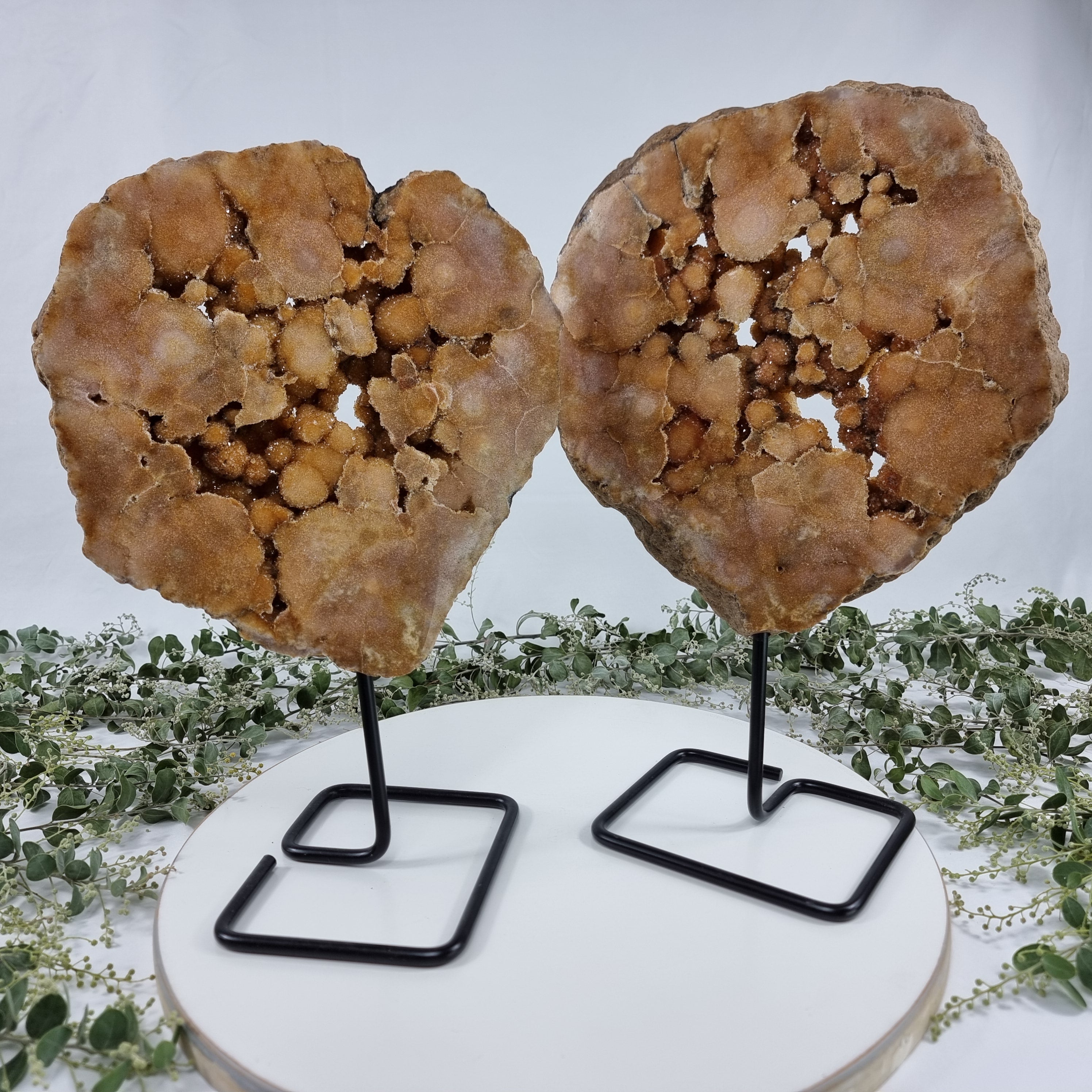 Drusa de Ametista Rosa Especial | Kit 2 Peças, Base de Ferro Preta | Peso 5,66 kgs, Altura 37 cm | Energia, Beleza e Sofisticação