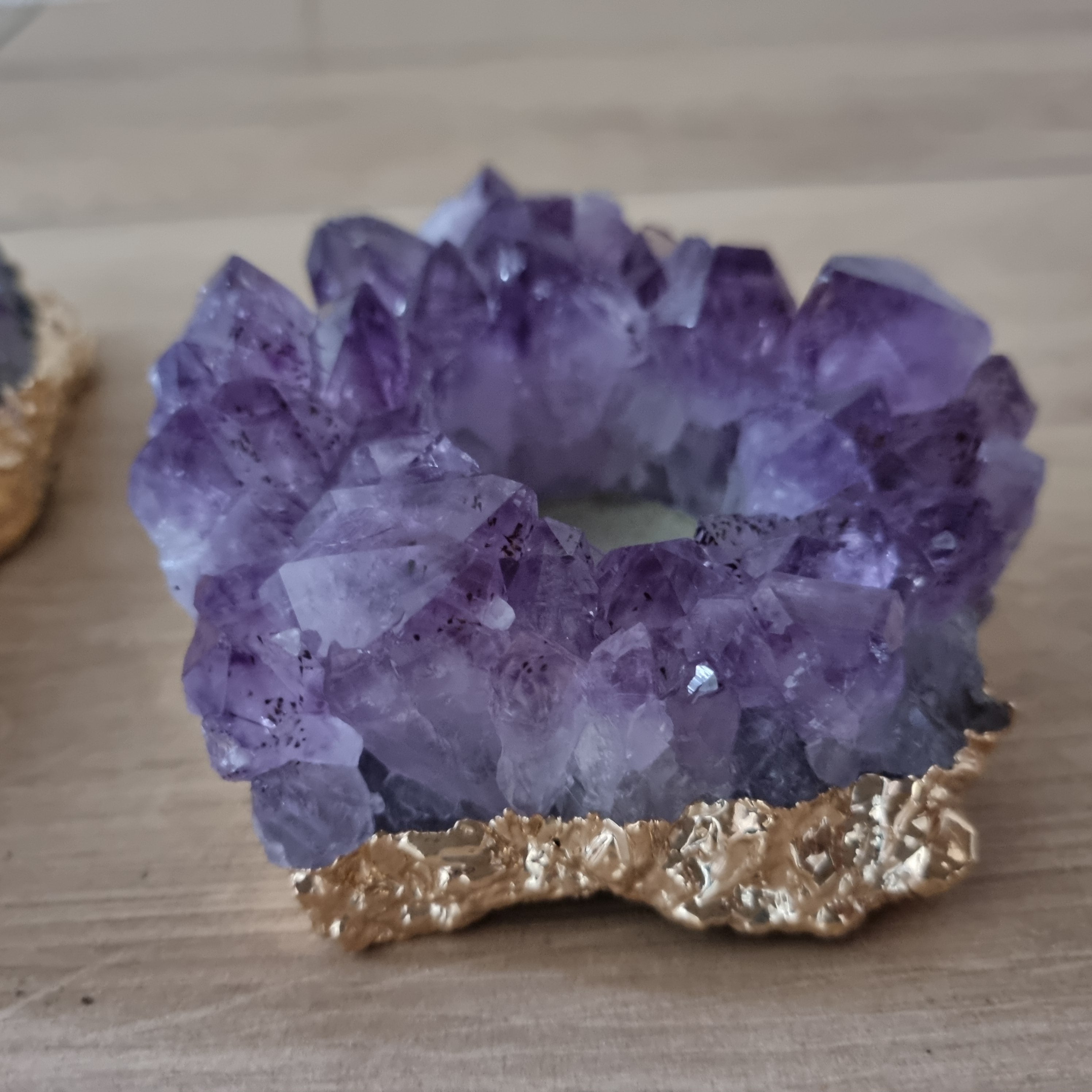 Porta Vela de Ametista Drusa com Cristais Especiais | Banho Dourado Bordas | Energia, Beleza e Sofisticação | Peça Artesanal BR Crystal