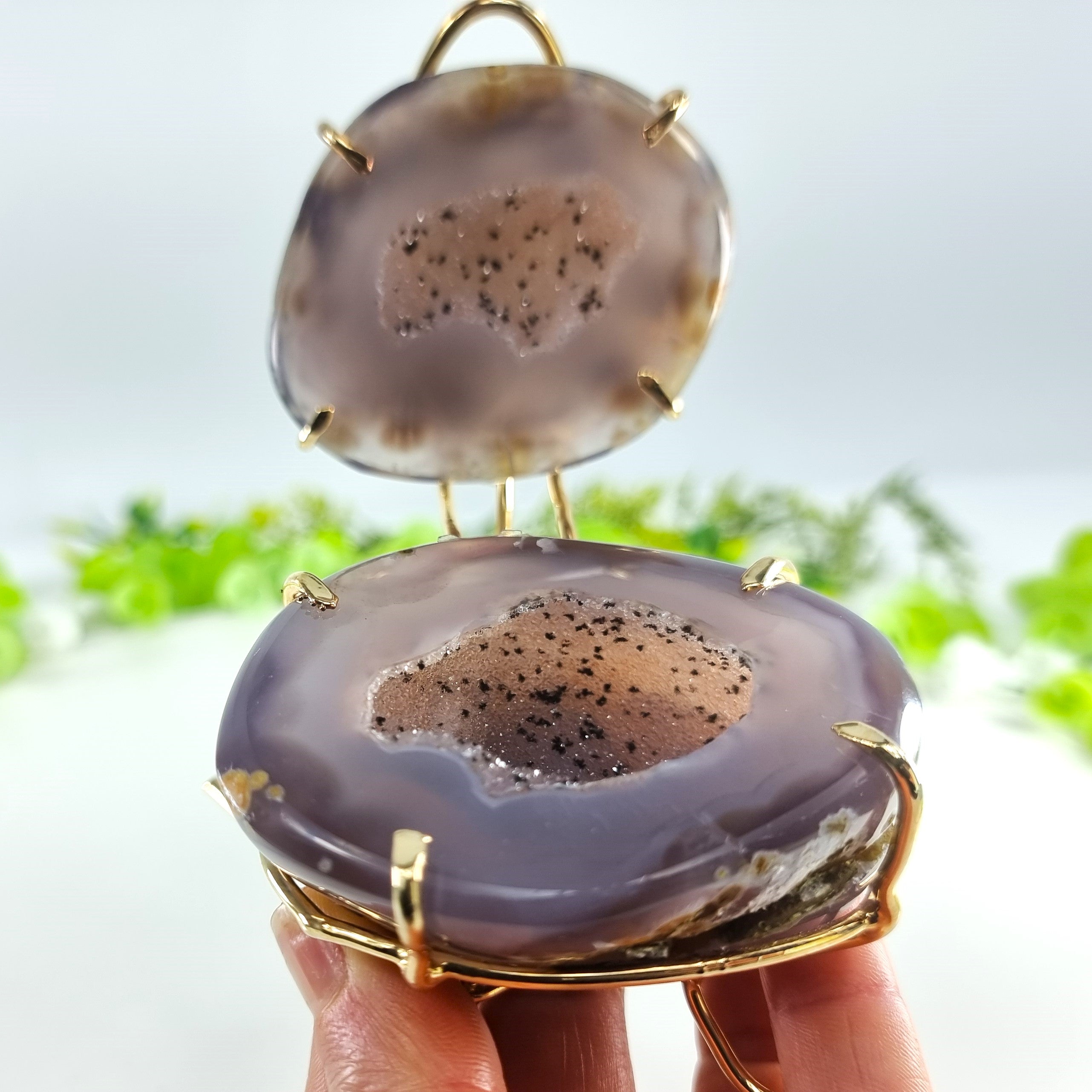 Porta Joias de Geodo de Àgatas | Base Dourada | Peso 310 g, Altura 6 cm | Peça Super Especial