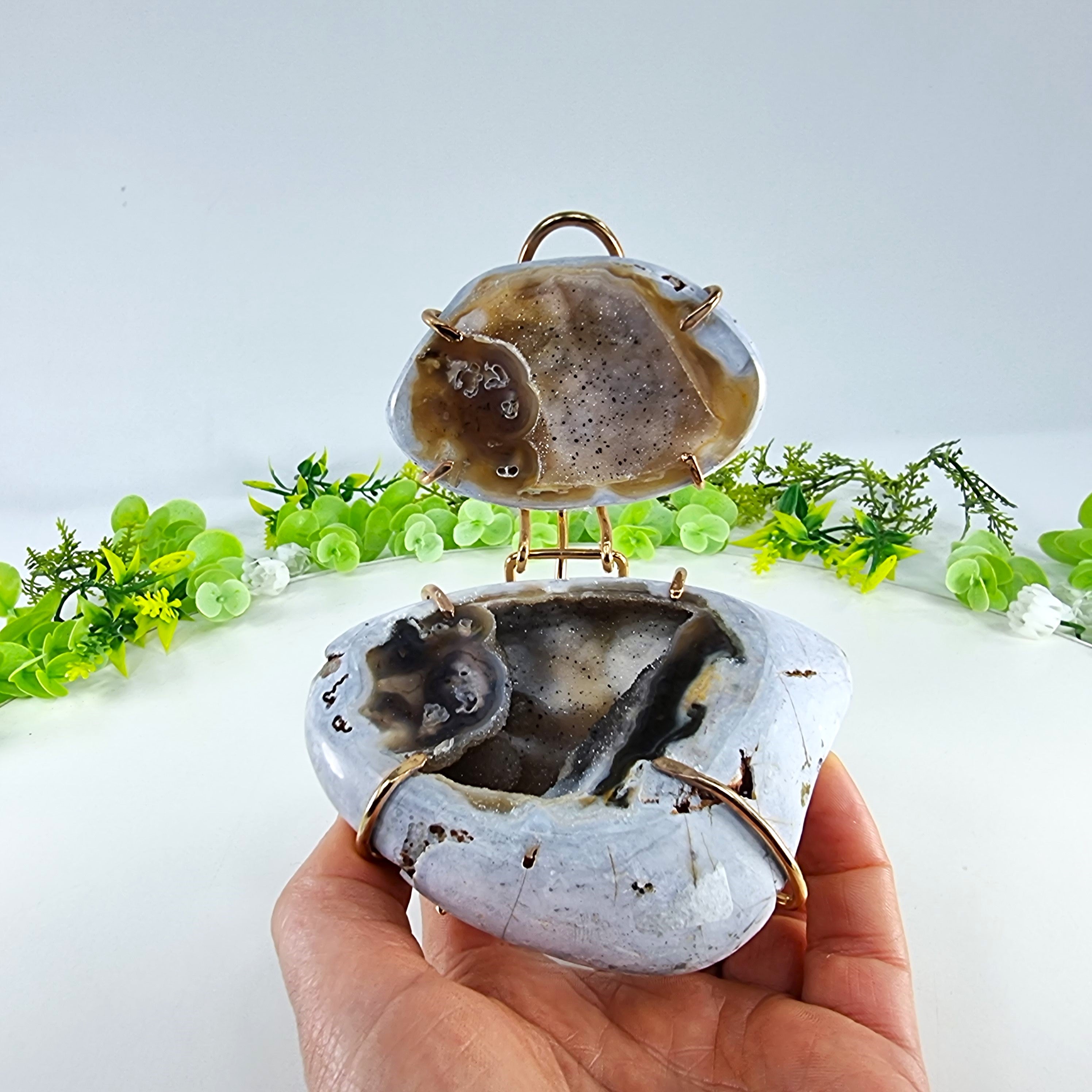 Porta Joias de Geodo de Àgatas | Base Dourada | Peso 310 g, Altura 6 cm | Peça Única Super Especial