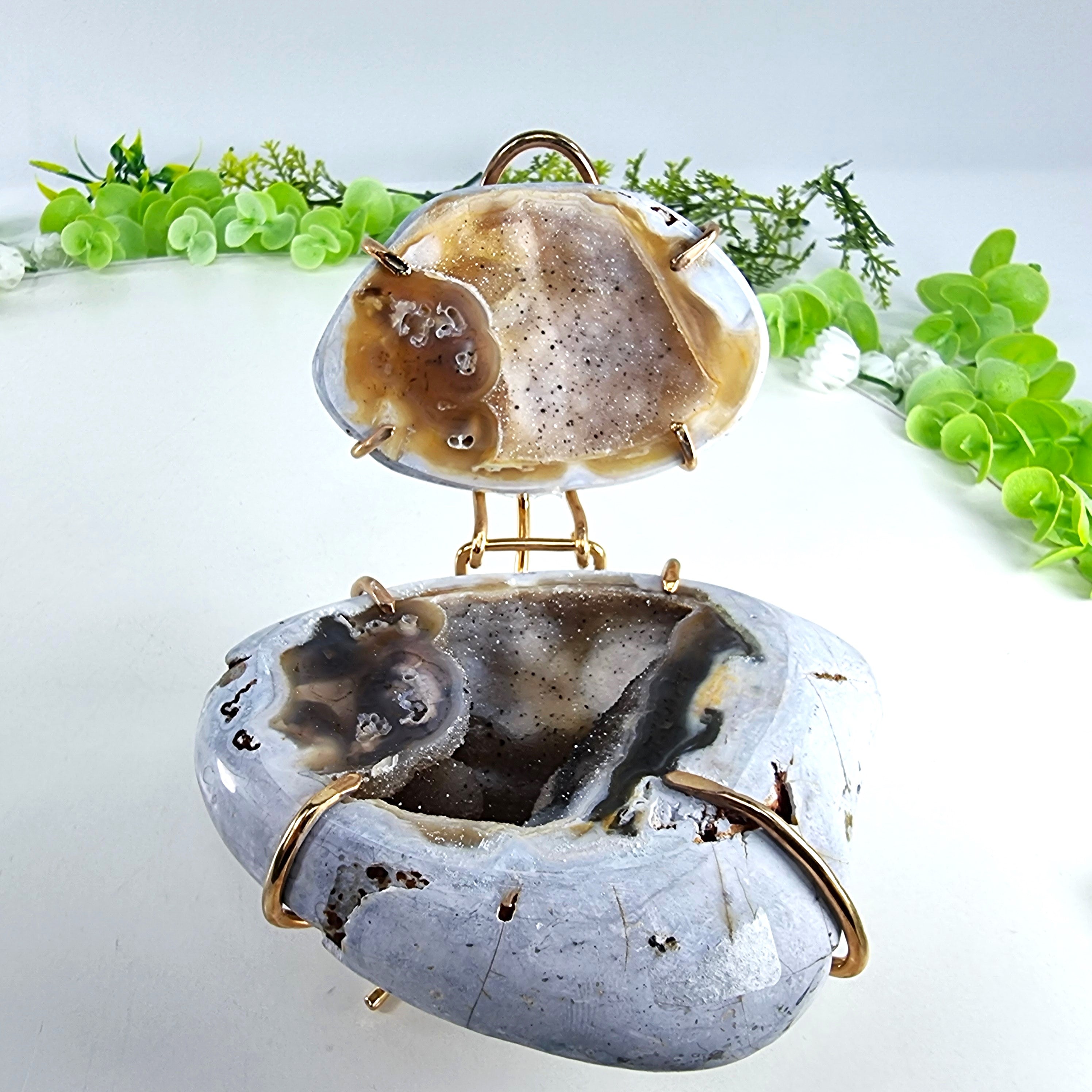 Porta Joias de Geodo de Àgatas | Base Dourada | Peso 310 g, Altura 6 cm | Peça Única Super Especial