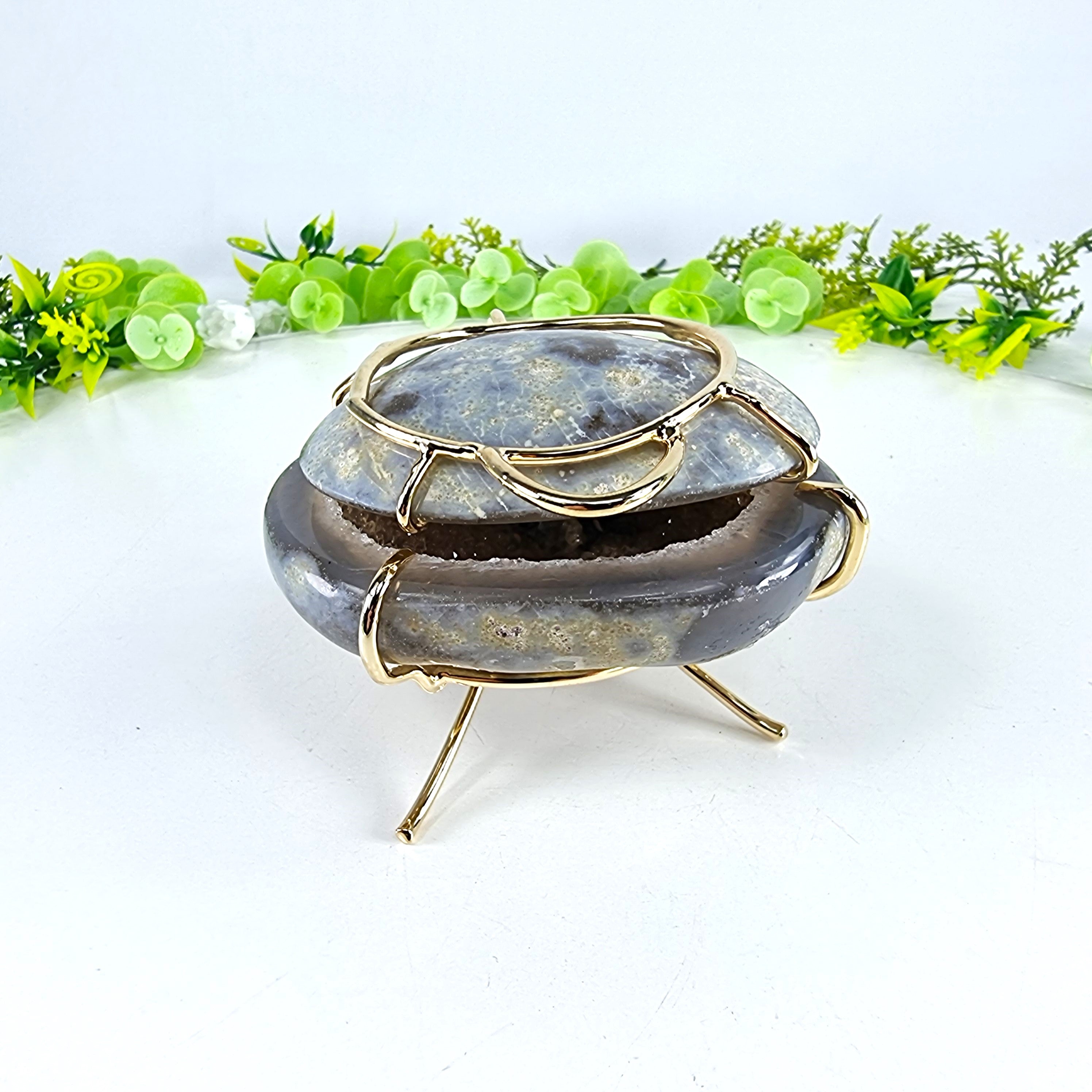 Porta Joias de Geodo de Àgatas | Base Dourada | Peso 310 g, Altura 6 cm | Peça única Especial