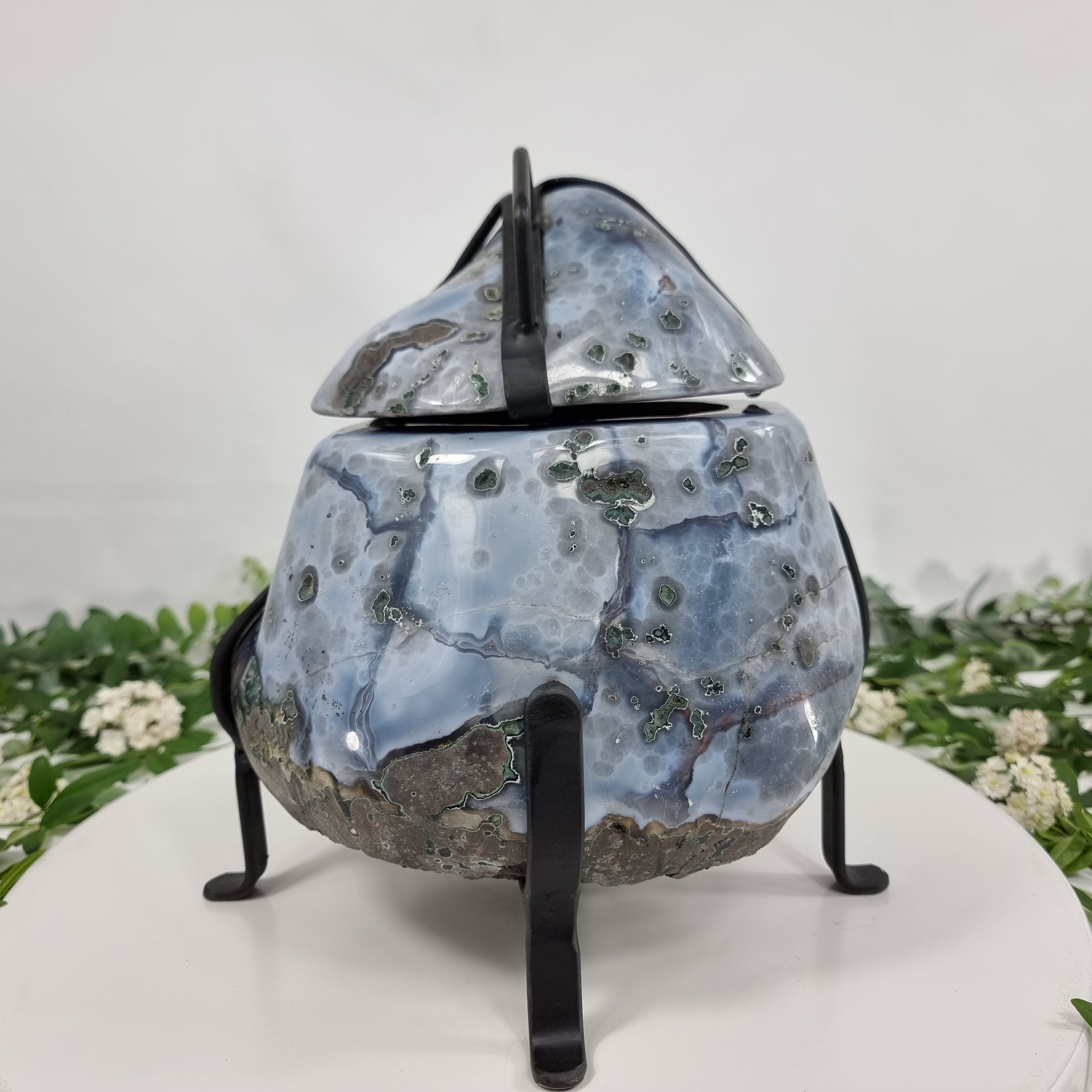 Porta Joias de Geodo de Àgatas | Base de ferro Preta | Peso 8,80 kgs, Altura 30 cm | Peça única Especial