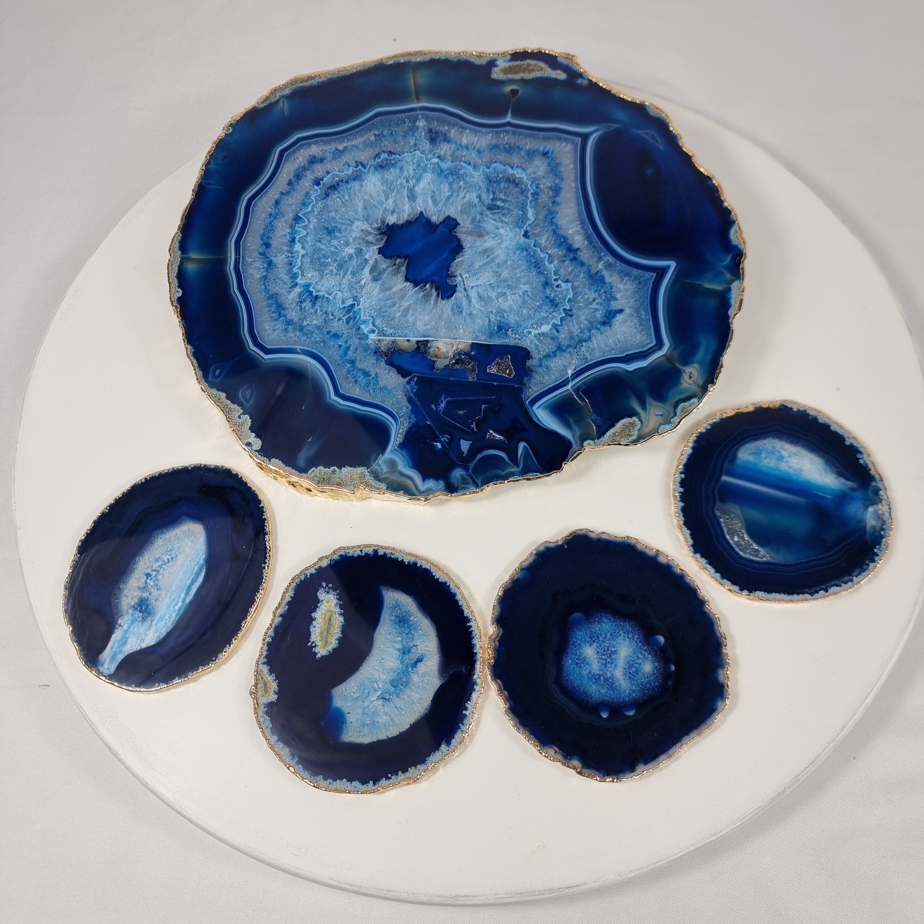 Bandeja com Porta Copos de Ágatas AZUIS Naturais | 5 Unidades | Tamanho 30 cm | Peça Artesanal BR Crystals