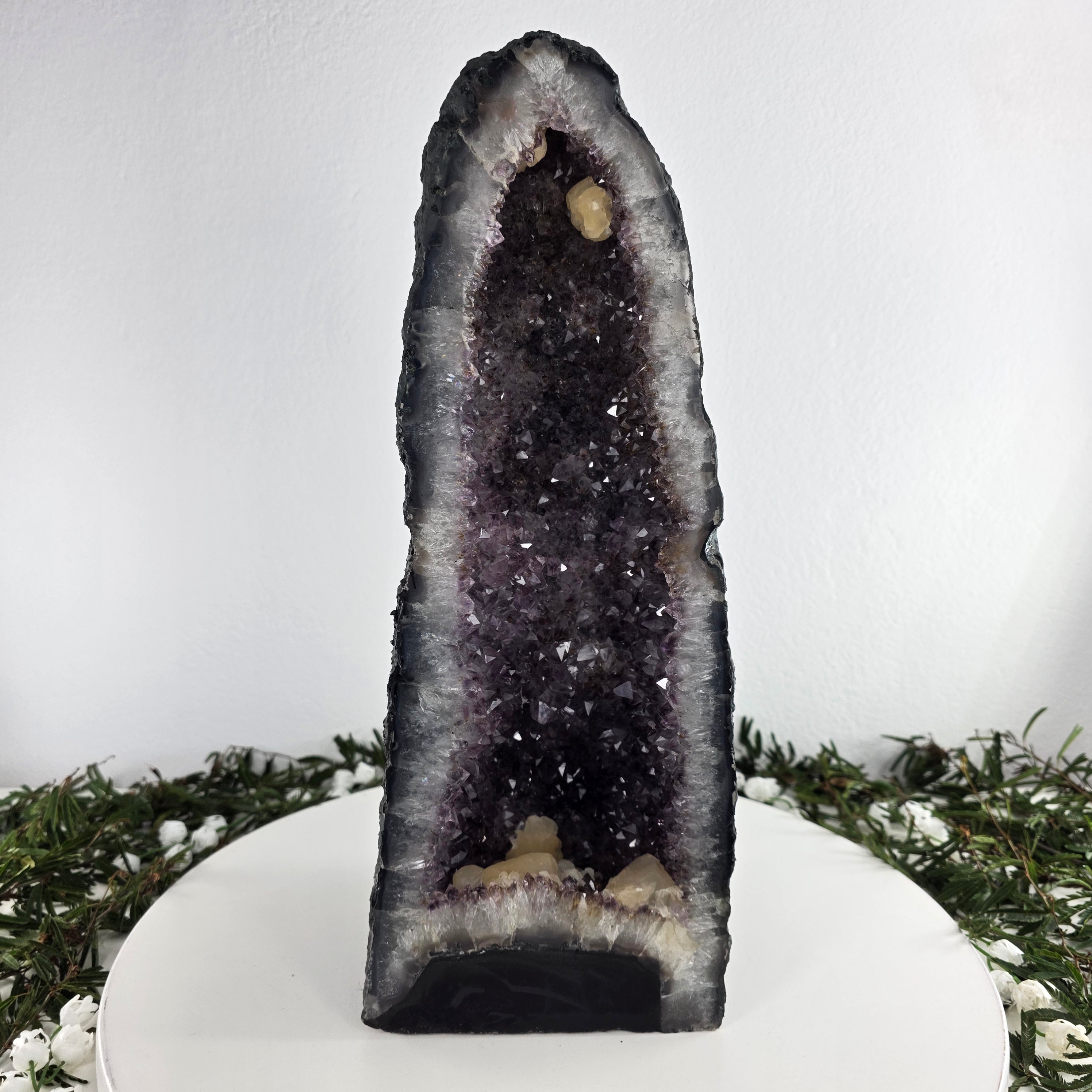 Capela em Ametista Bruta Drusa - Geodo de Ametista 7,50 Kgs, Energia, Beleza e Sofisticação
