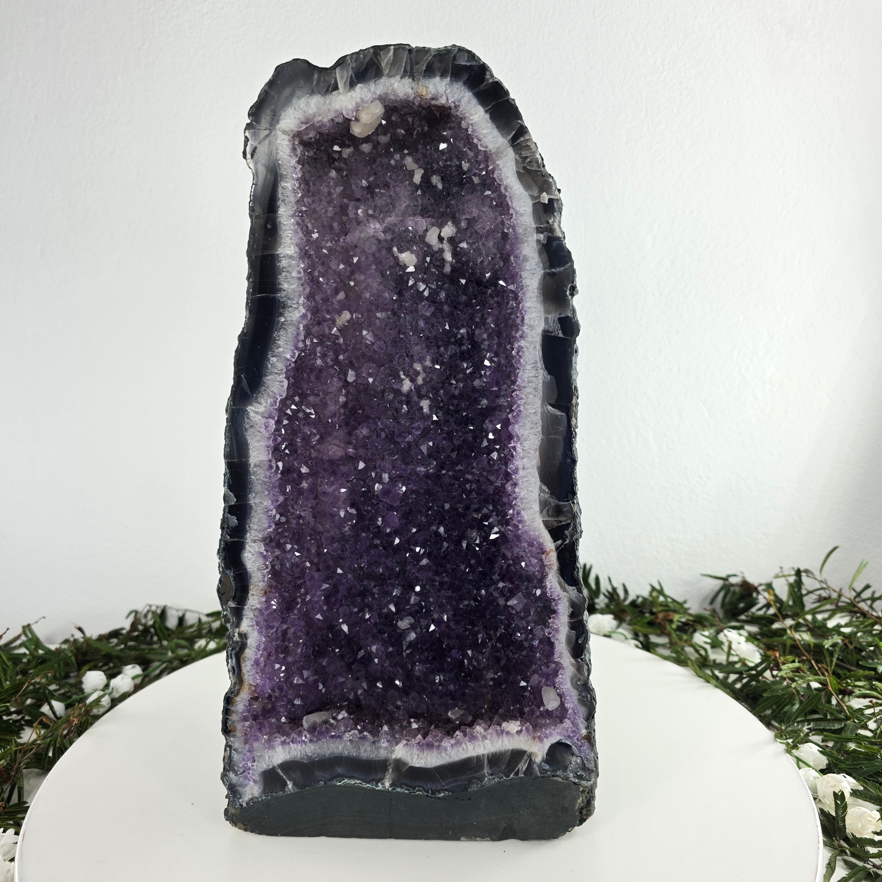 Capela em Ametista Bruta Drusa - Geodo de Ametista 8,00 Kgs, Energia, Beleza e Sofisticação