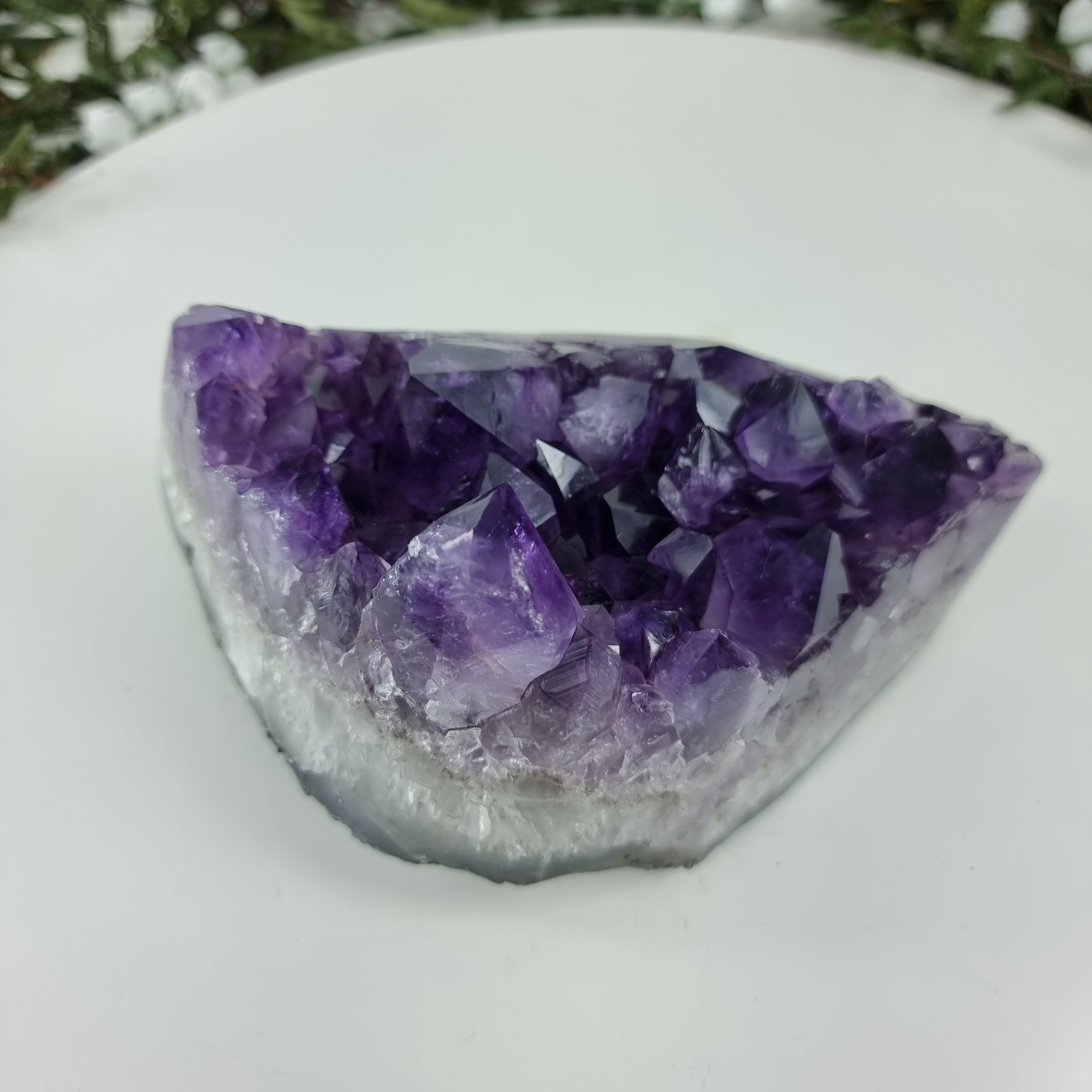 Ametista Drusa com Cristais Violeta peso com 1,573 Kgs, Energia, Beleza e Sofisticação