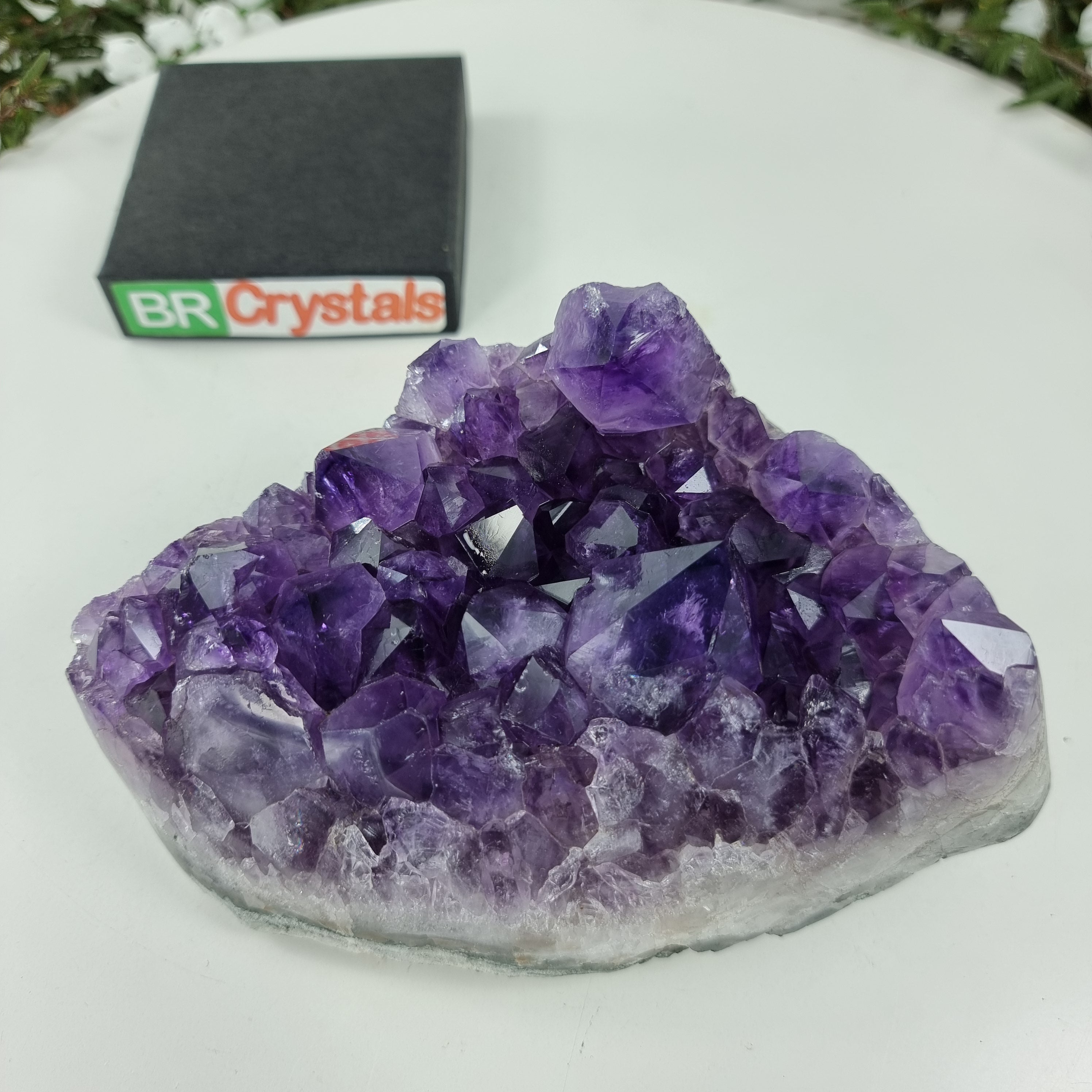 Ametista Drusa com Cristais Violeta peso com 1,573 Kgs, Energia, Beleza e Sofisticação