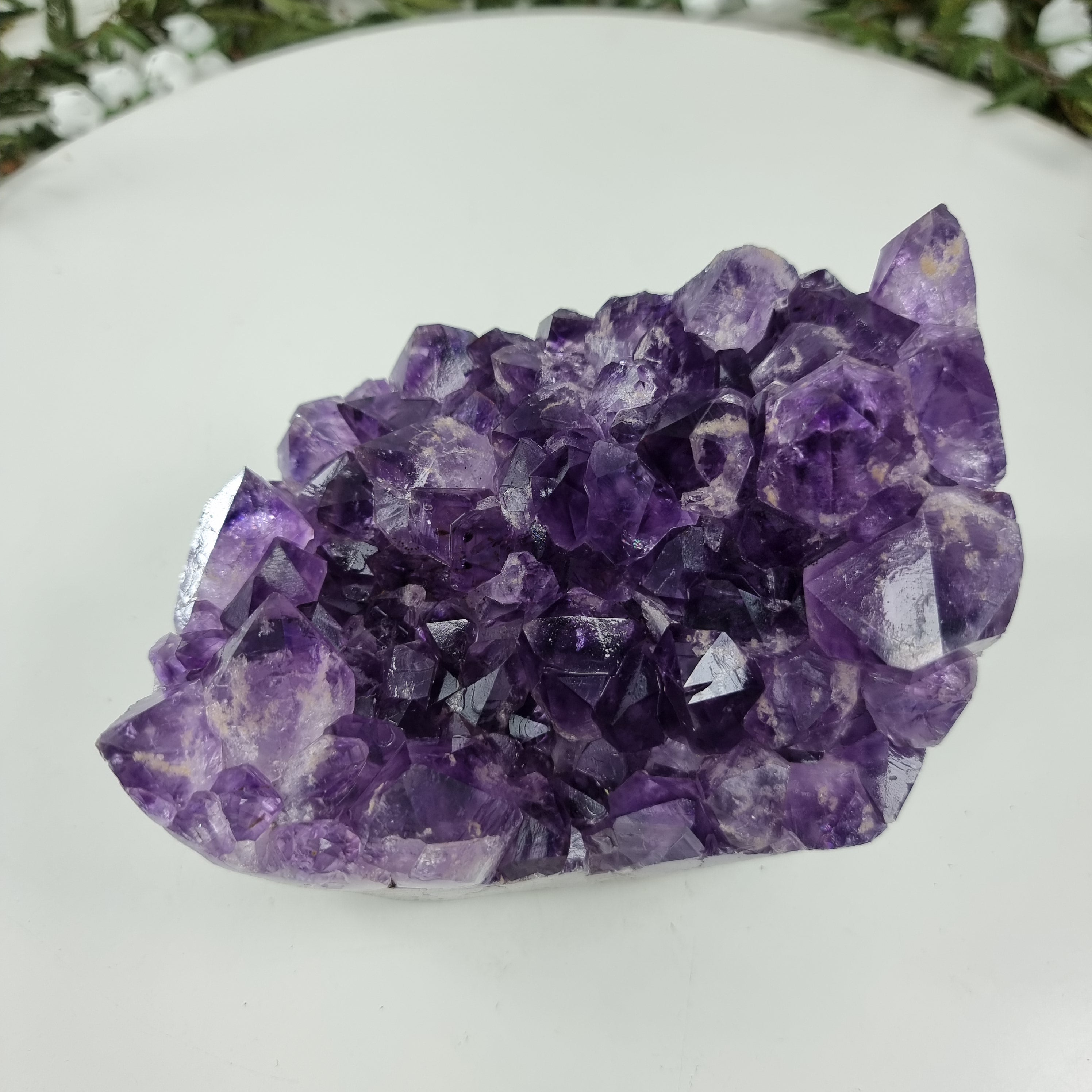 Ametista Drusa com Cristais Especiais peso com 1,384 Kgs, Energia, Beleza e Sofisticação
