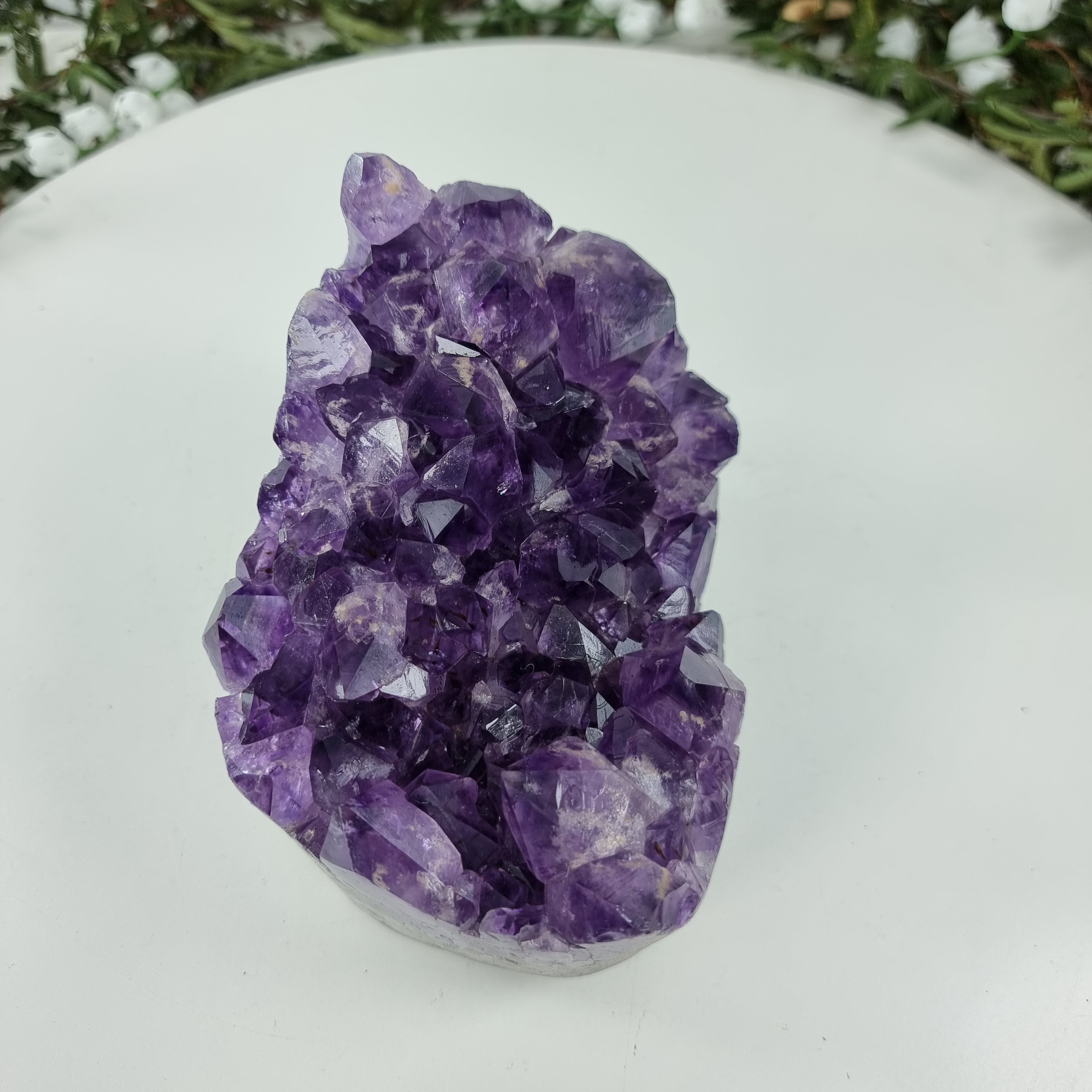 Ametista Drusa com Cristais Especiais peso com 1,384 Kgs, Energia, Beleza e Sofisticação