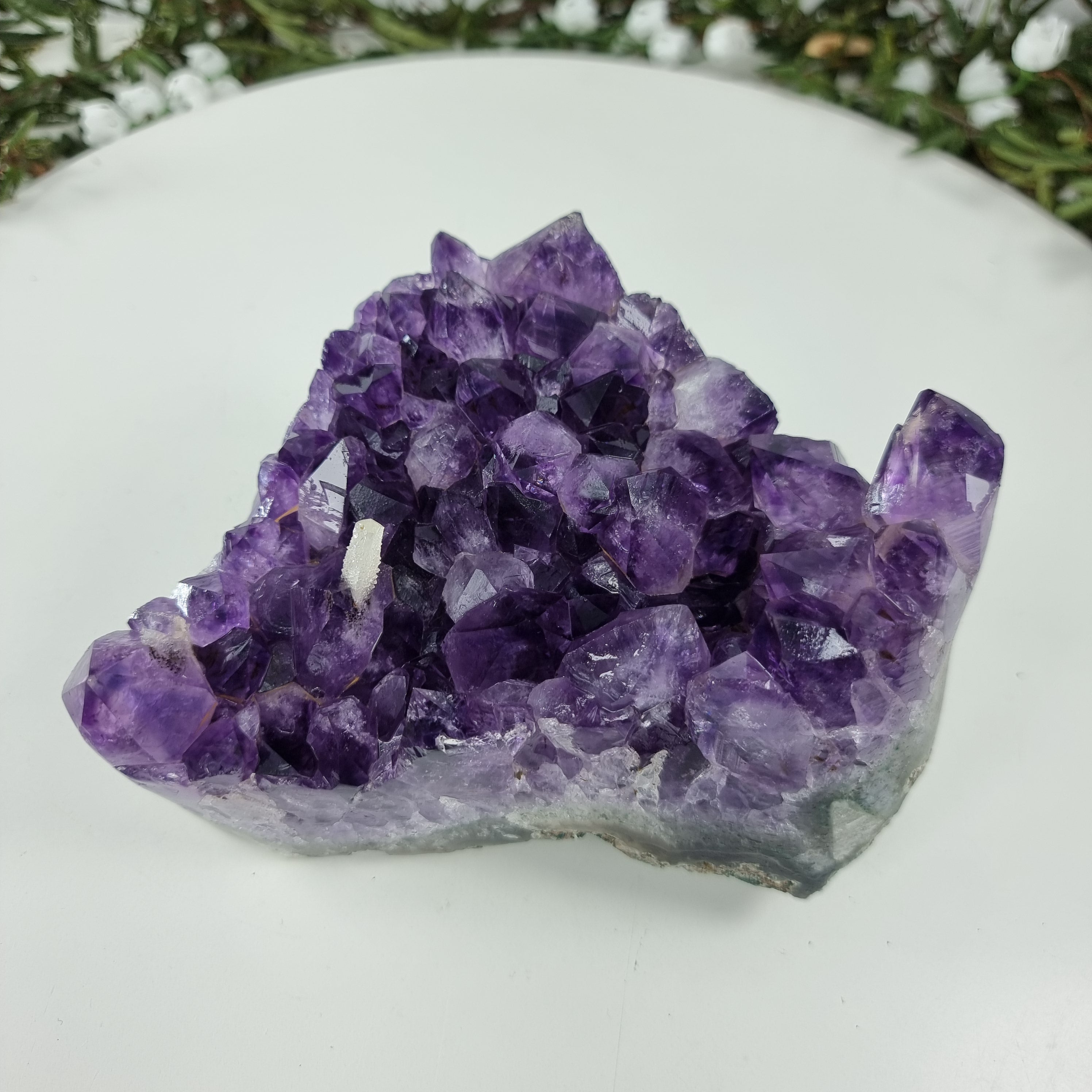 Ametista Drusa com Cristais Violeta peso com 1,678 Kgs, Energia, Beleza e Sofisticação