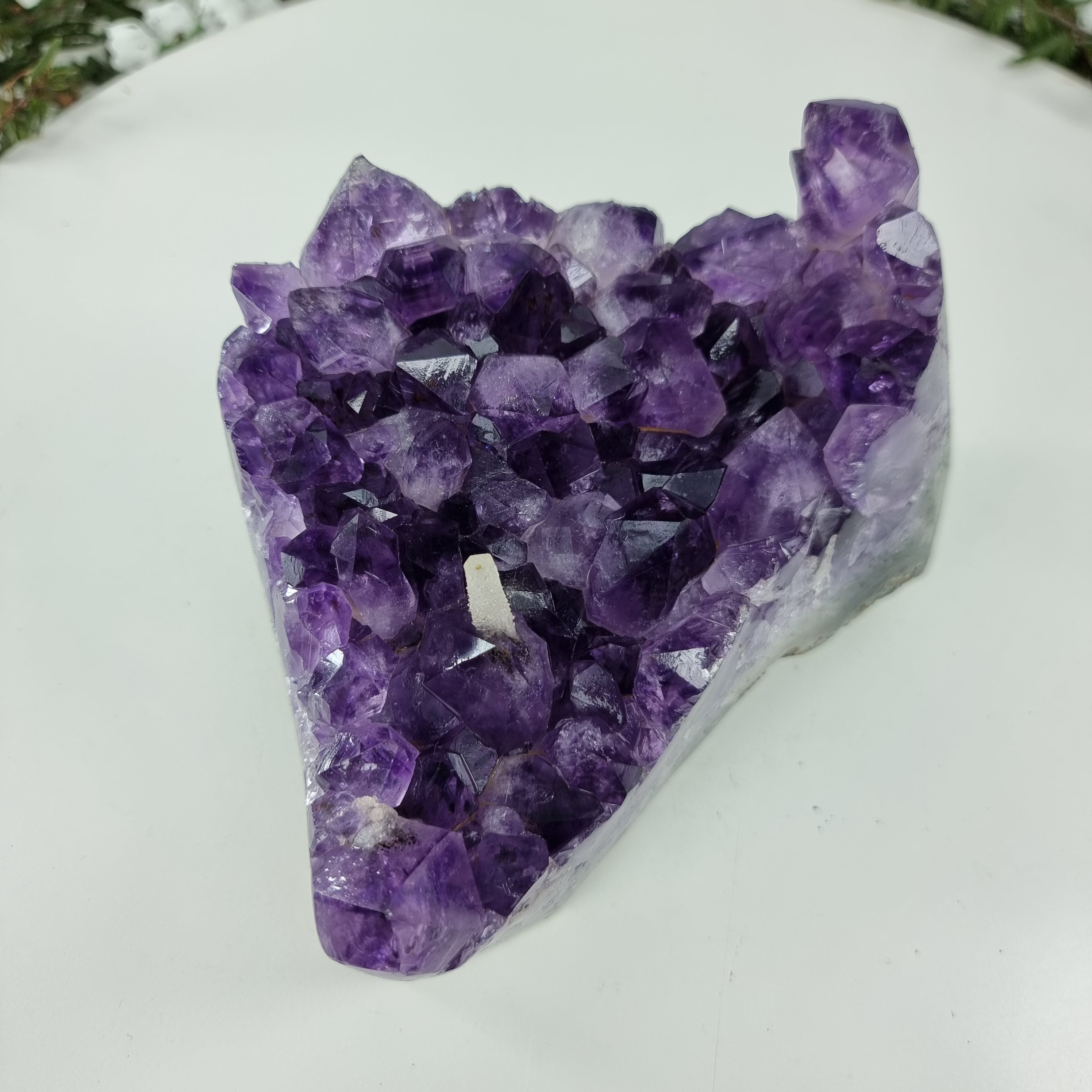 Ametista Drusa com Cristais Violeta peso com 1,678 Kgs, Energia, Beleza e Sofisticação