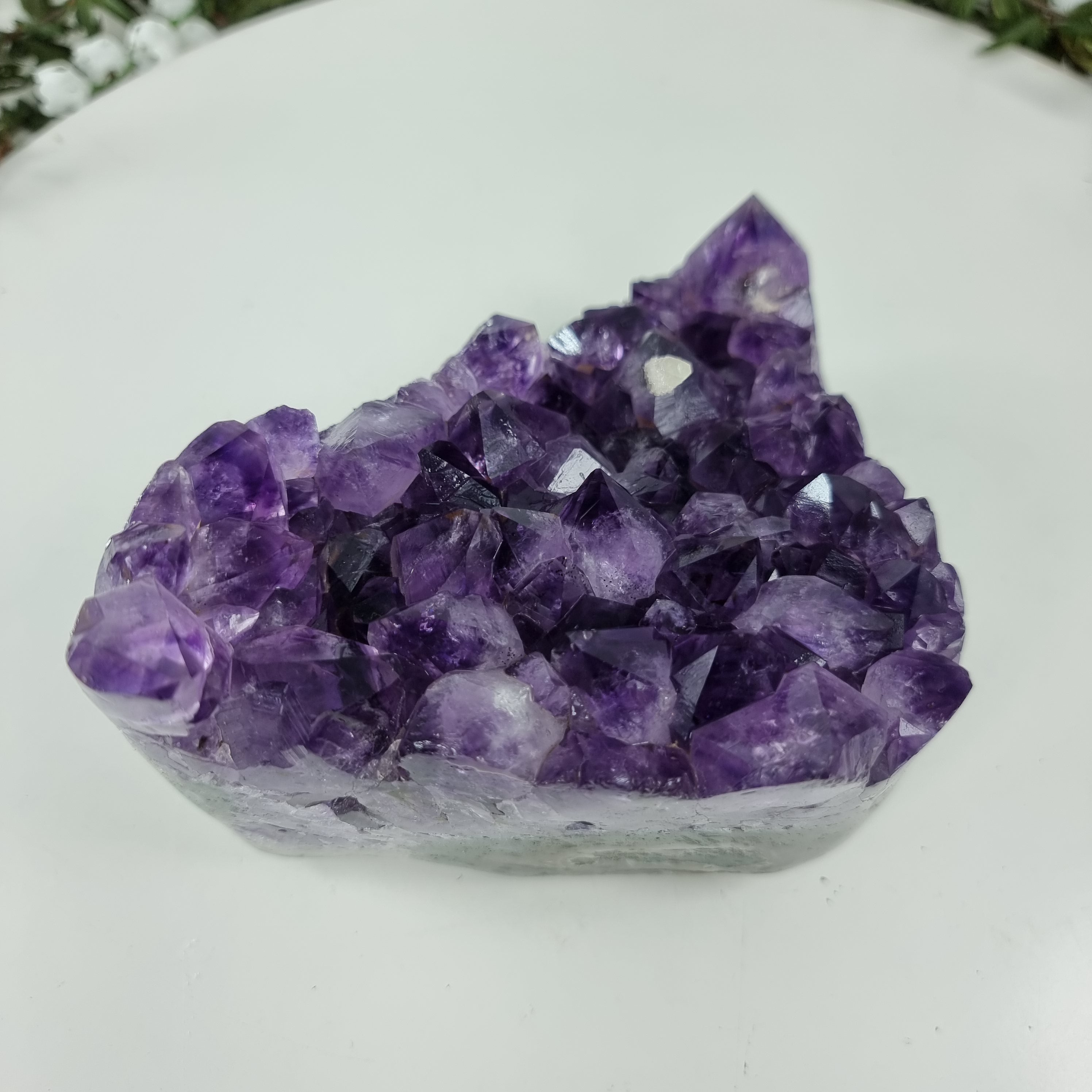 Ametista Drusa com Cristais Violeta peso com 1,678 Kgs, Energia, Beleza e Sofisticação