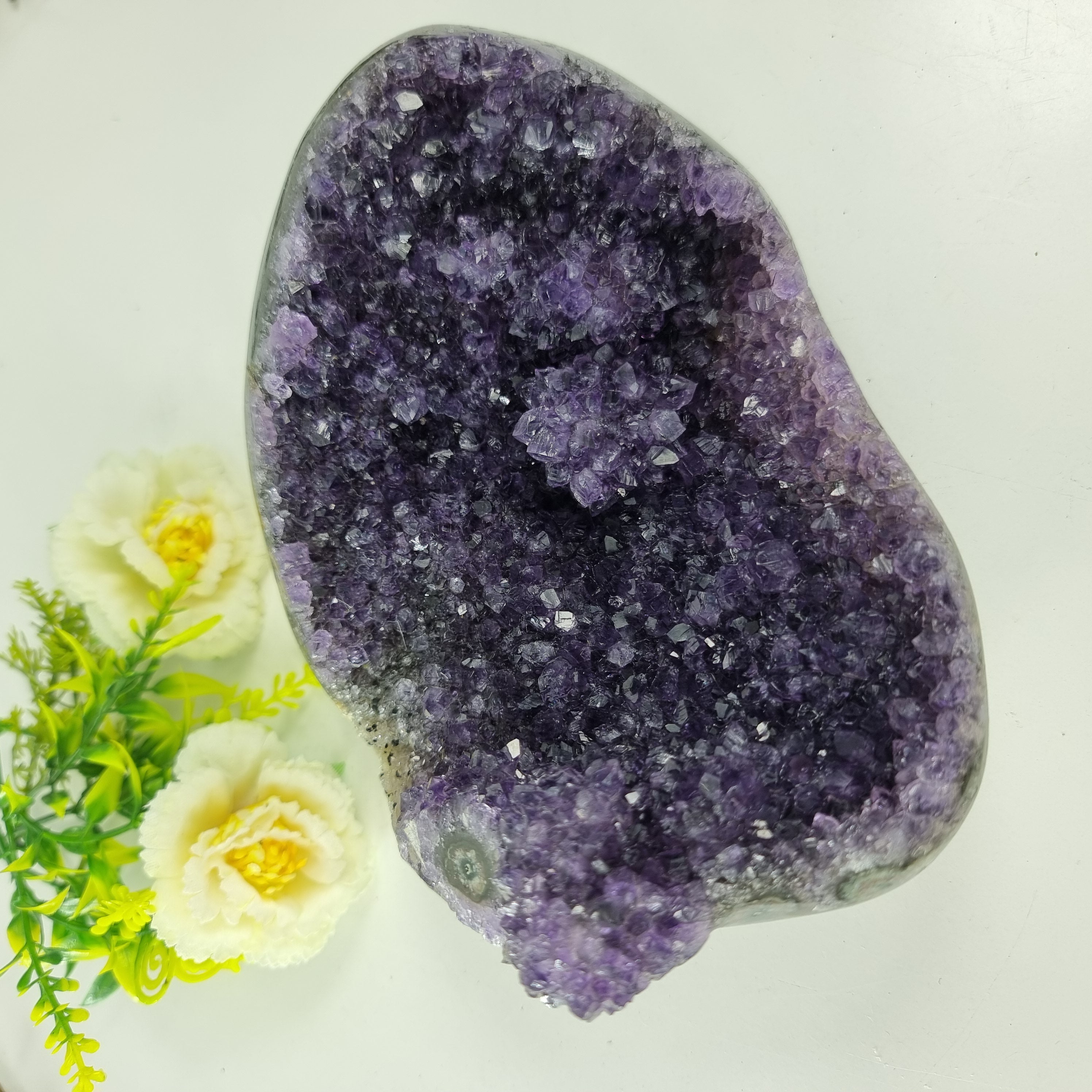 Ametista Drusa com Cristais Violeta peso com 0,95 Kg, Energia, Beleza e Sofisticação