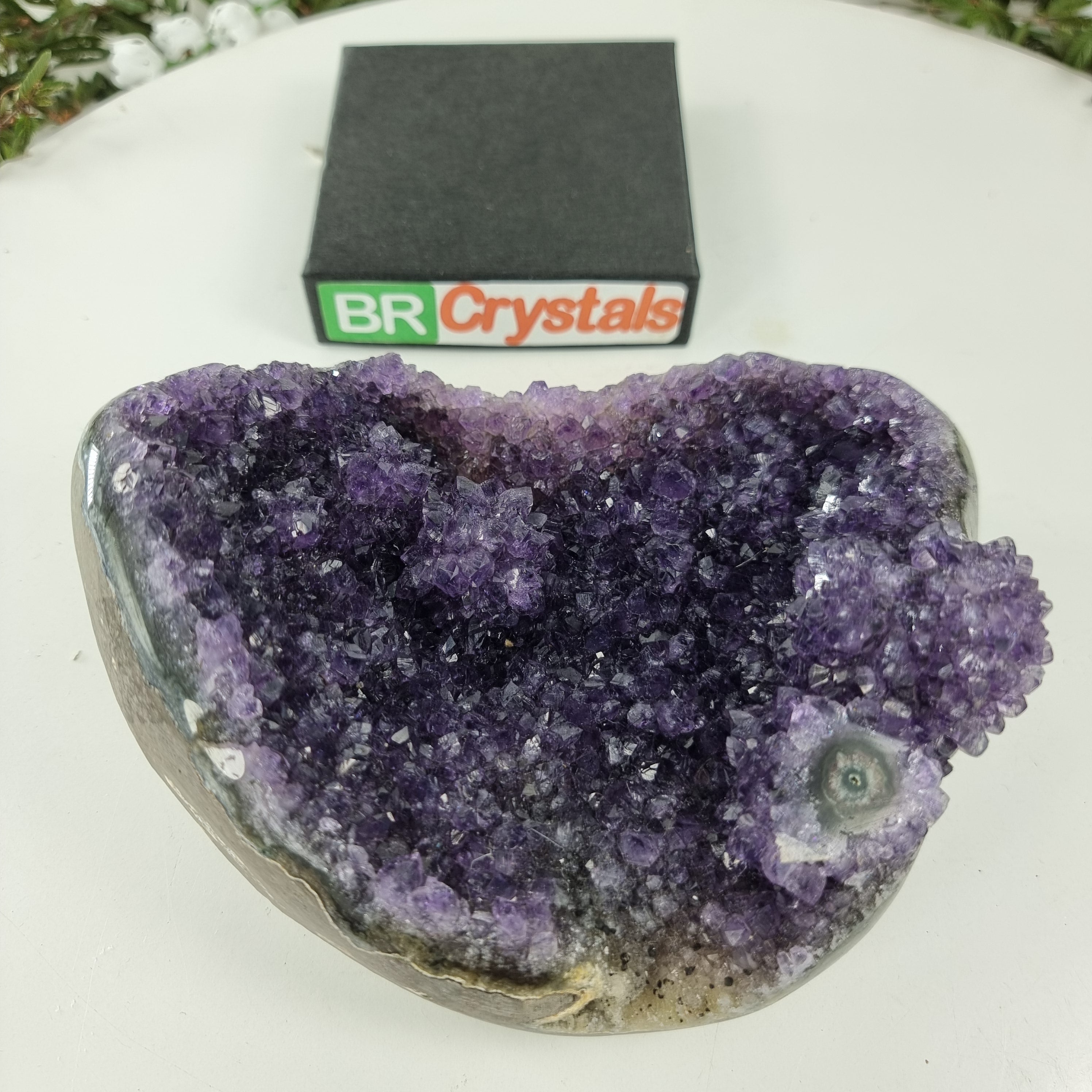 Ametista Drusa com Cristais Violeta peso com 0,95 Kg, Energia, Beleza e Sofisticação