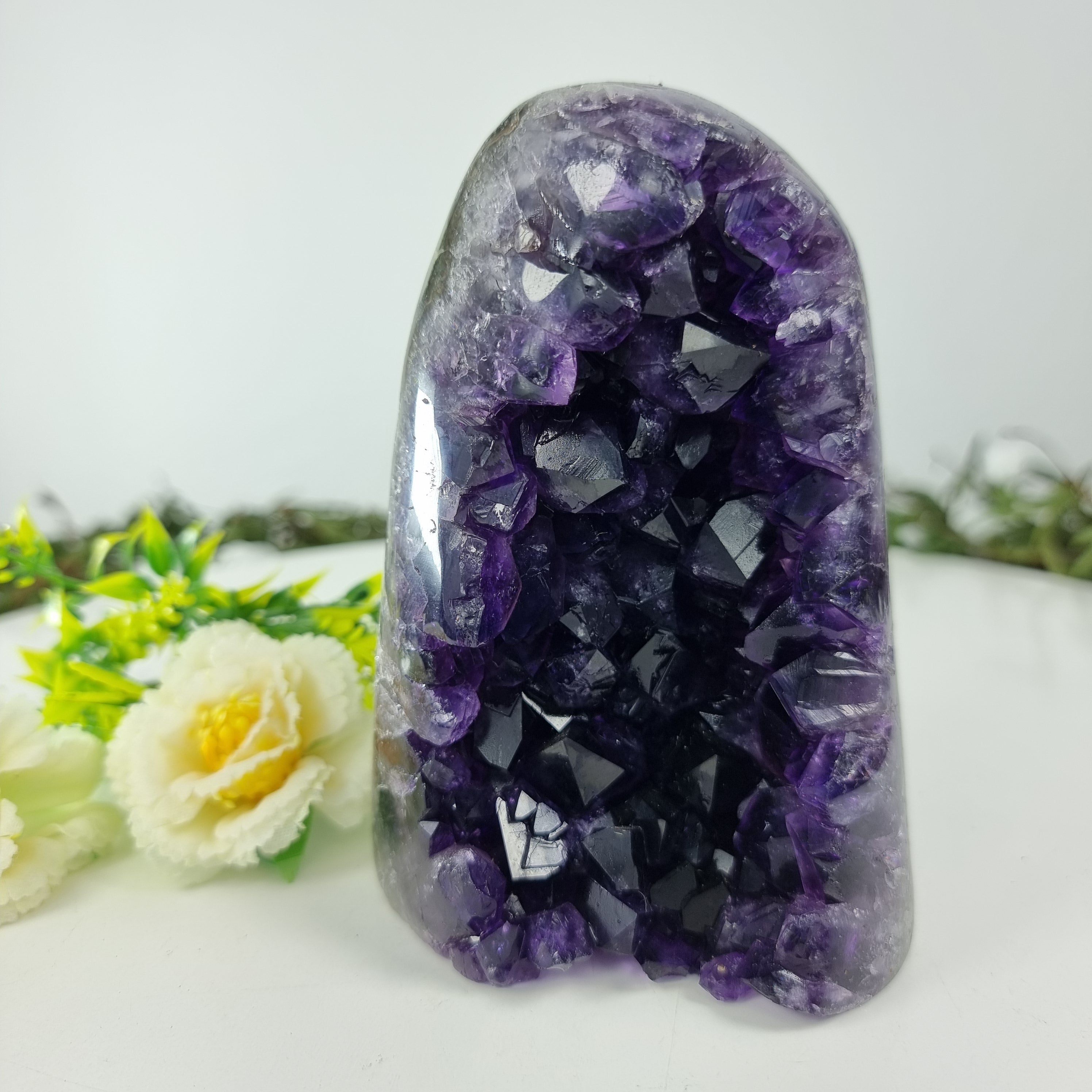 Ametista Drusa com Cristais Especiais peso com 0,90 kg, Energia, Beleza e Sofisticação