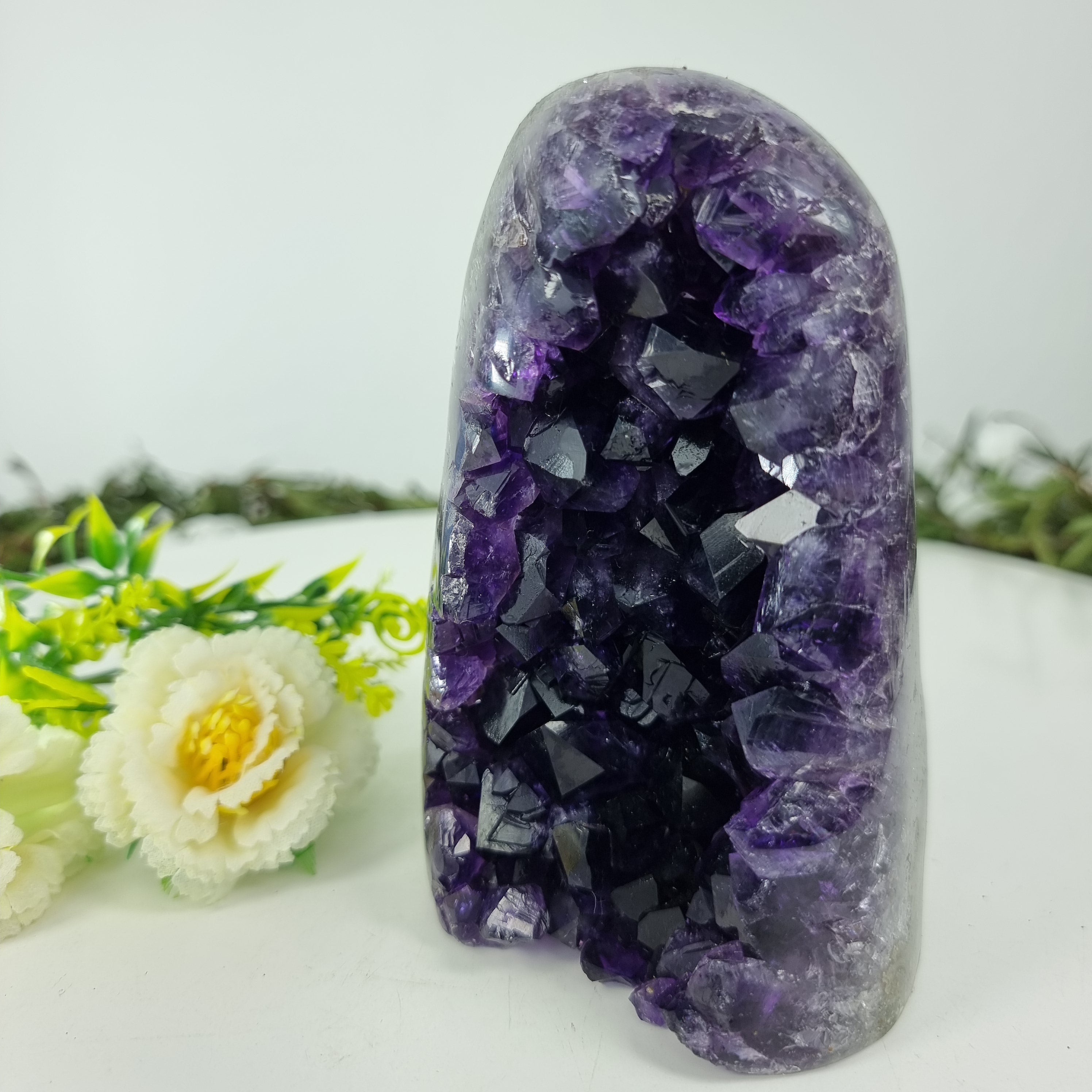 Ametista Drusa com Cristais Especiais peso com 0,90 kg, Energia, Beleza e Sofisticação