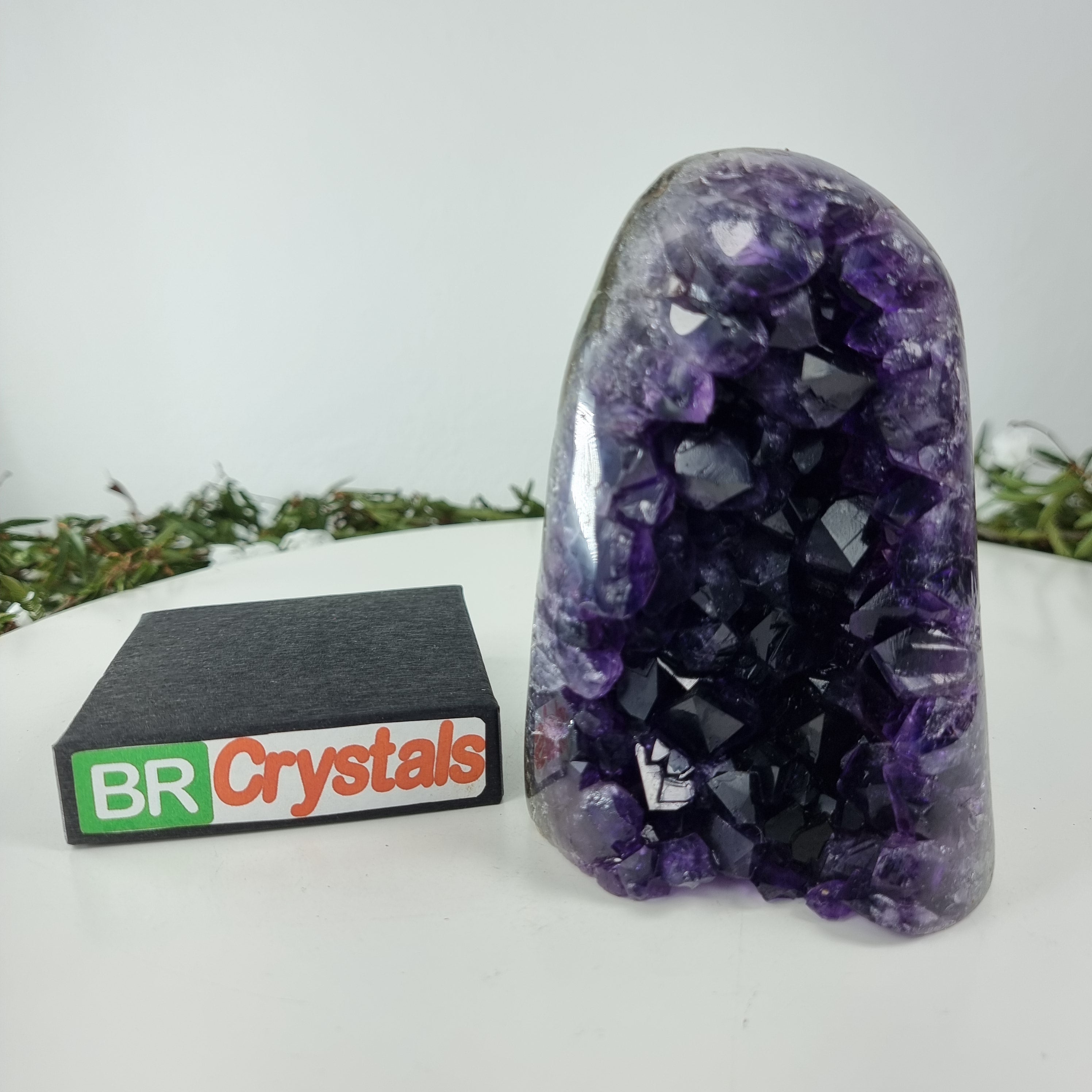 Ametista Drusa com Cristais Especiais peso com 0,90 kg, Energia, Beleza e Sofisticação