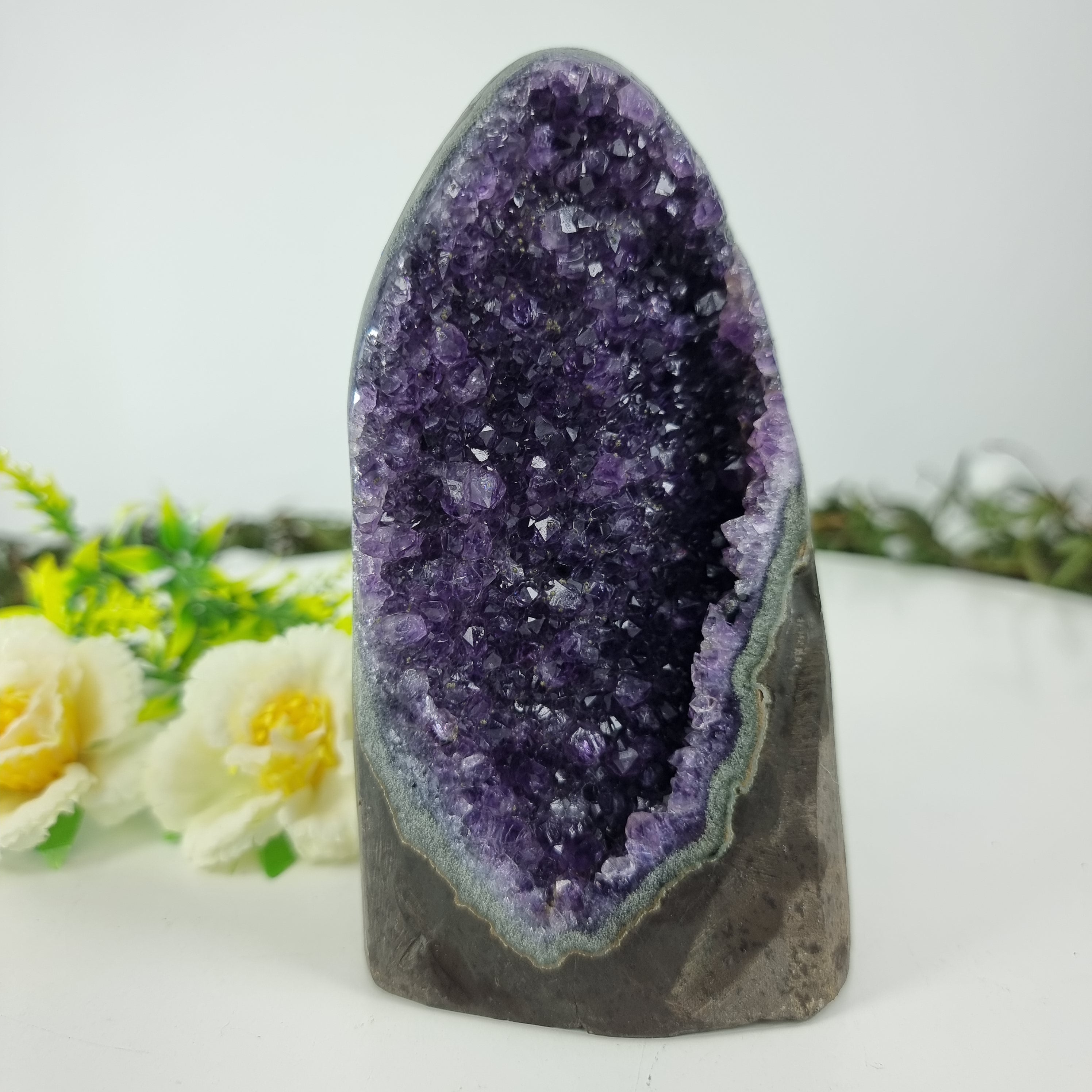 Ametista Drusa com Cristais Especiais peso com 0,80 Kg, Energia, Beleza e Sofisticação