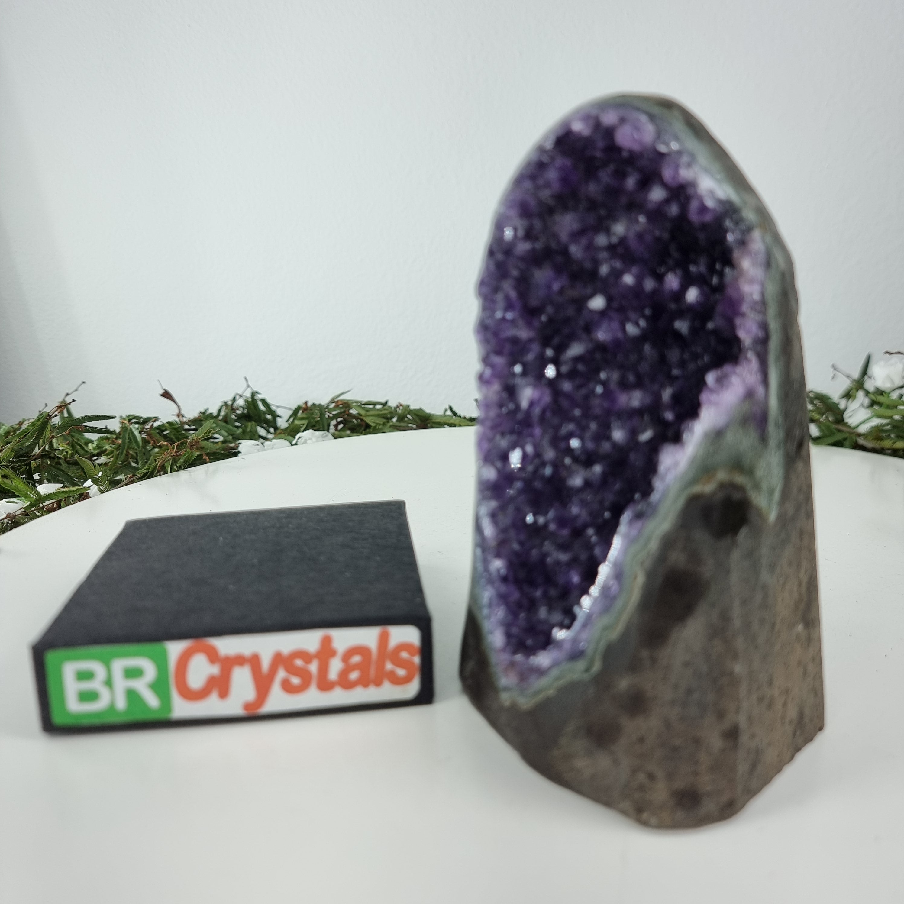 Ametista Drusa com Cristais Especiais peso com 0,80 Kg, Energia, Beleza e Sofisticação