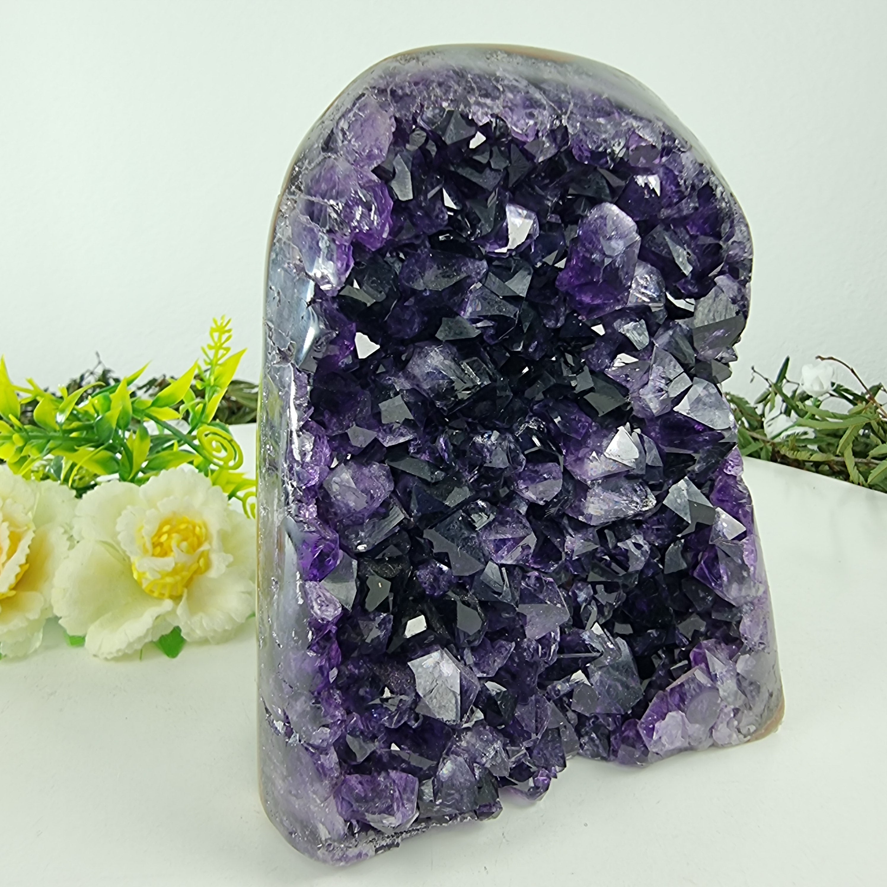 Ametista Drusa com Cristais Especiais peso com 1,72 kgs, Energia, Beleza e Sofisticação