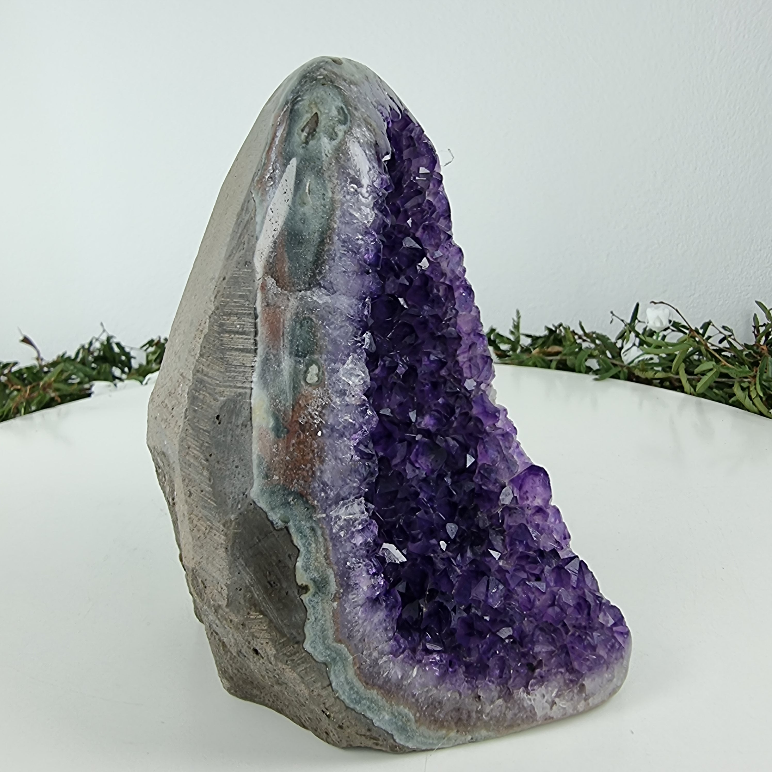 Ametista Drusa com Cristais Especiais peso com 1,50 Kgs, Energia, Beleza e Sofisticação