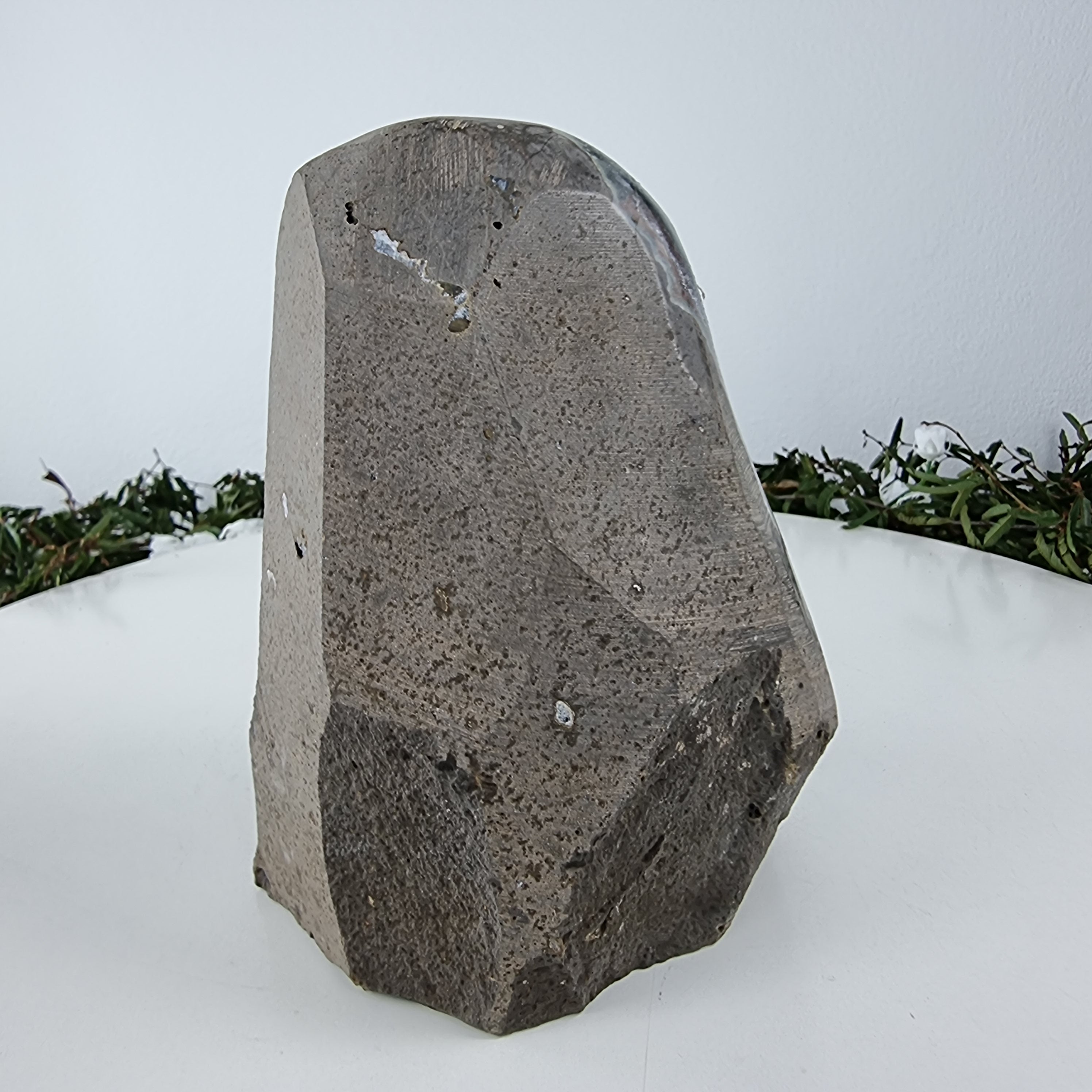 Ametista Drusa com Cristais Especiais peso com 1,50 Kgs, Energia, Beleza e Sofisticação