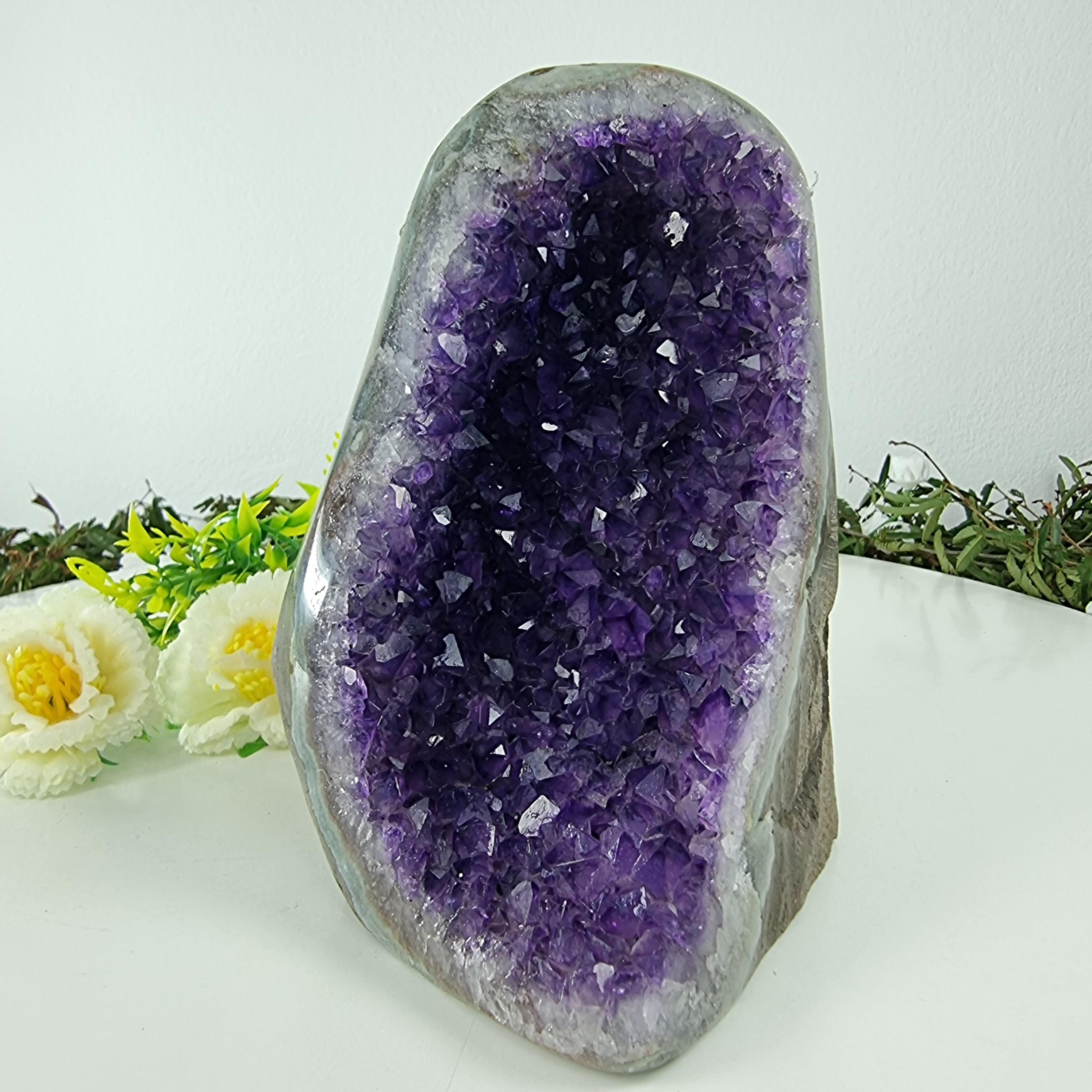 Ametista Drusa com Cristais Especiais peso com 1,50 Kgs, Energia, Beleza e Sofisticação