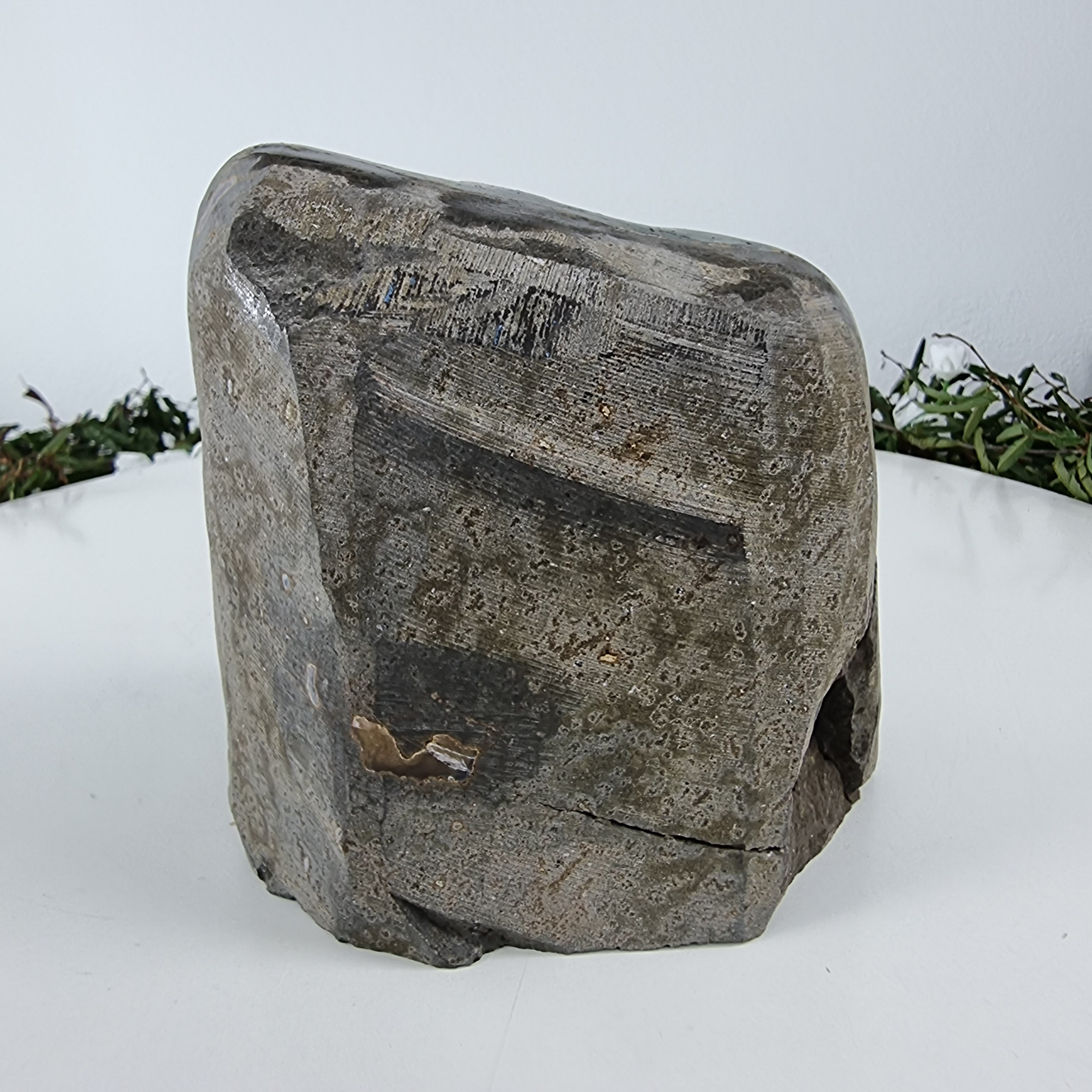 Ametista Drusa com Cristais Especiais peso com 1,32 kgs, Energia, Beleza e Sofisticação