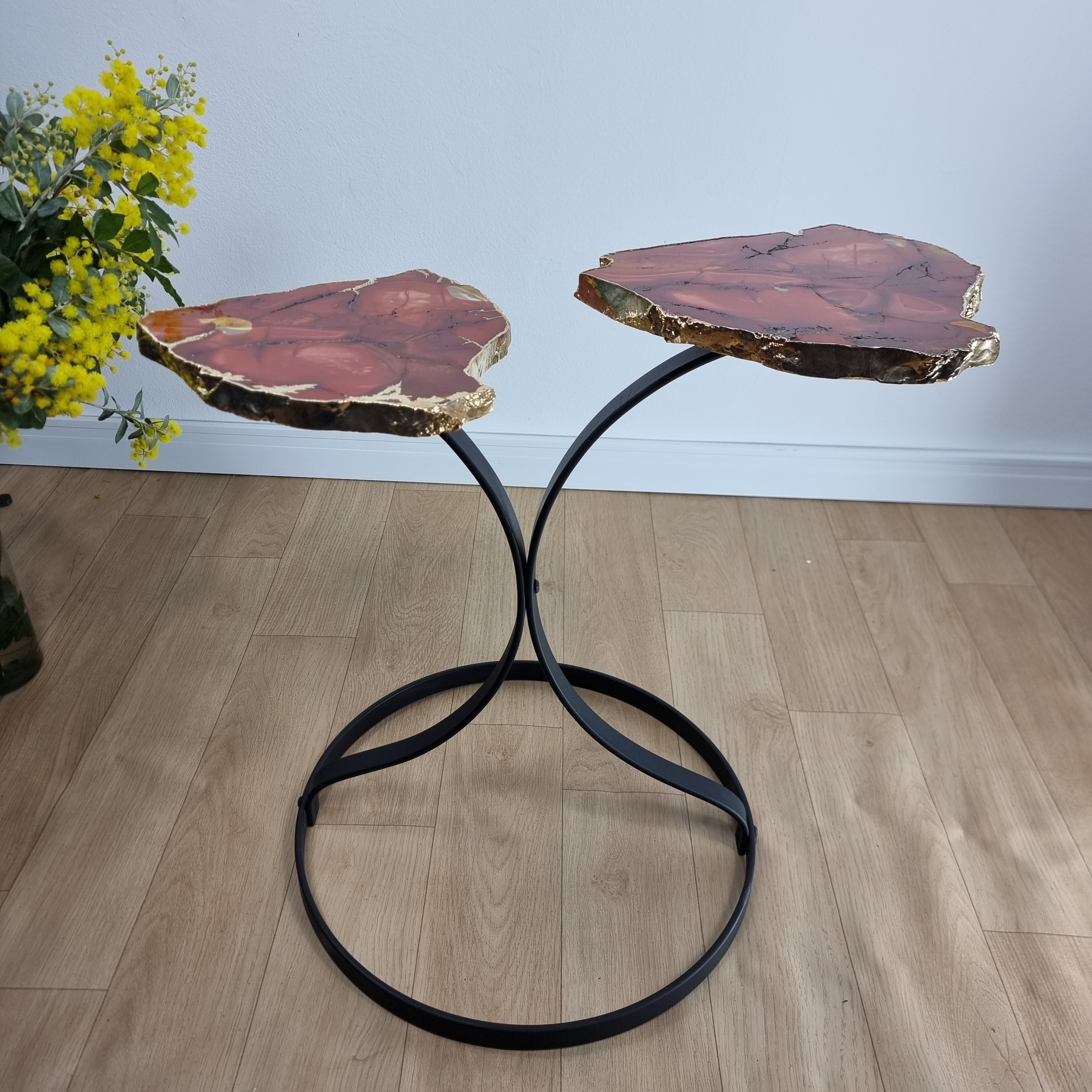 Mesa Lateral (PAR) de MOKAITA | Base de Ferro Preta | Altura de 50 cm - Peça Artesanal BR Crystals