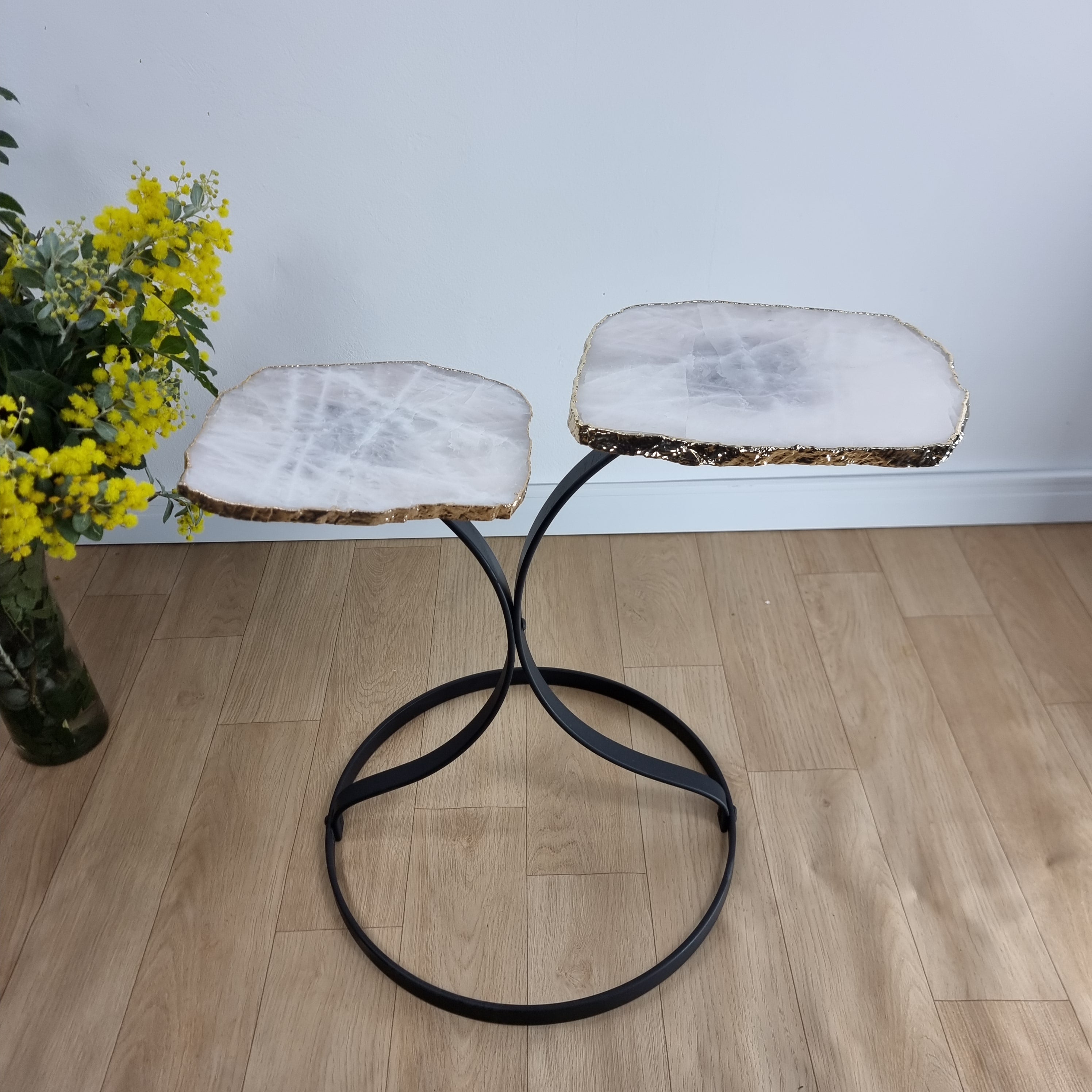 Mesa Lateral (PAR) de Quartzo Branco com Banho | Base de Ferro Preta | Altura de 50 cm - Peça Artesanal BR Crystals