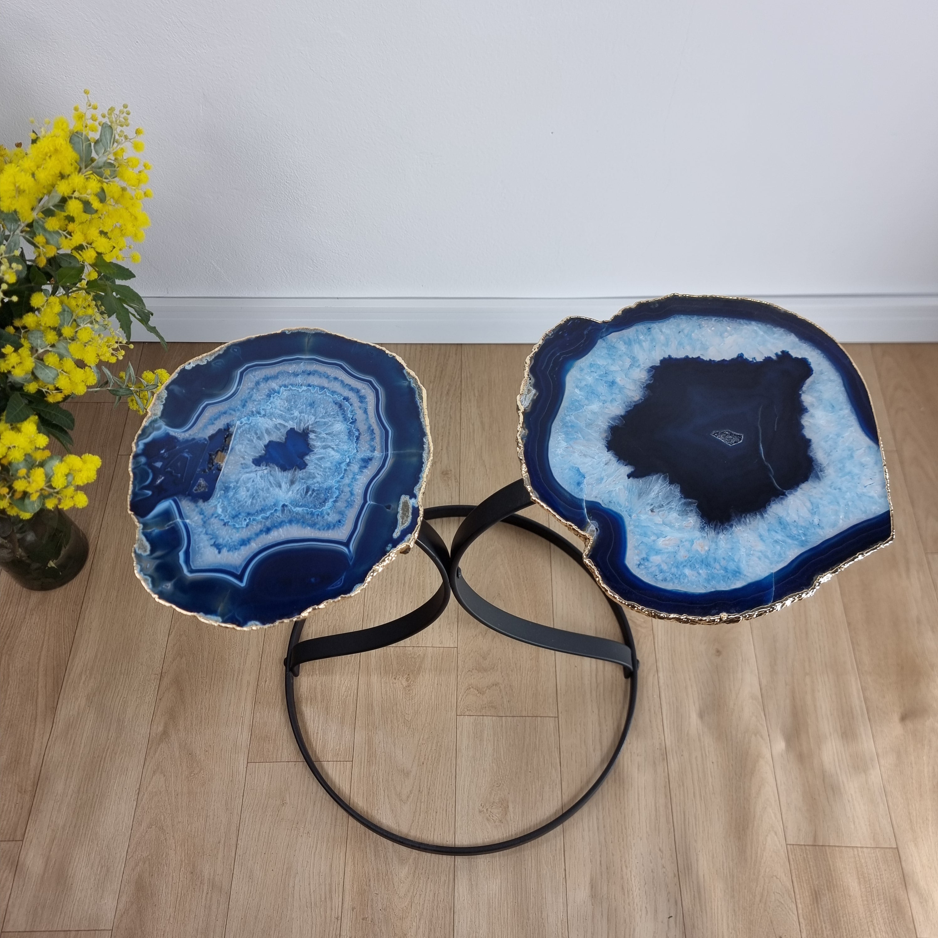 Mesa Lateral (PAR) de ÁGATAS com Banho | Base de Ferro Preta | Altura de 50 cm - Peça Artesanal BR Crystals